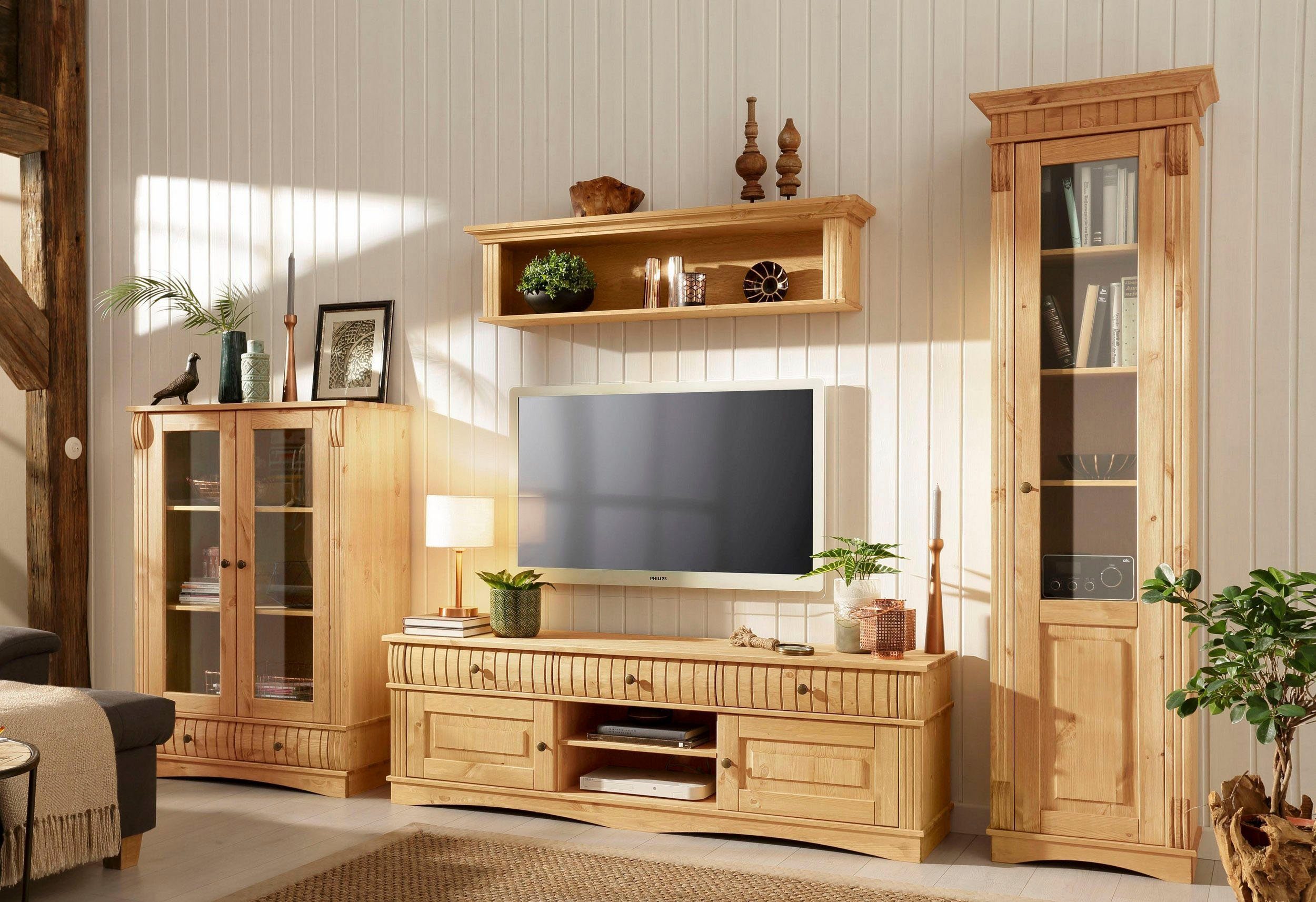 OTTO home Vitrine Teresa (Maße (B/T/H): ca. 55/32/193 cm) mit 1 Glastür, Höhe 193 cm, aus massiver Kiefer, FSC®