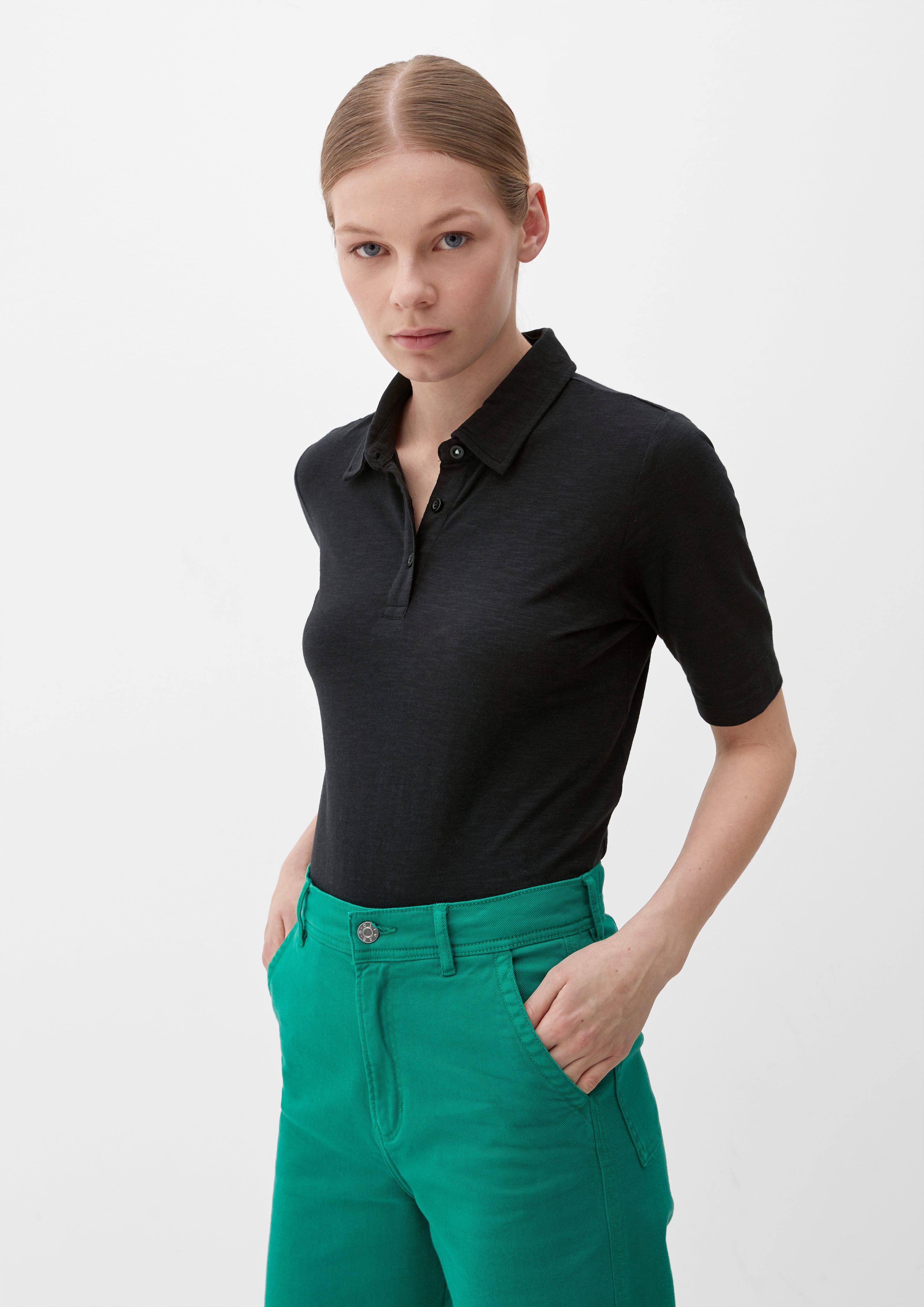 s.Oliver Kurzarmshirt Polo-Shirt Viskosemix schwarz aus