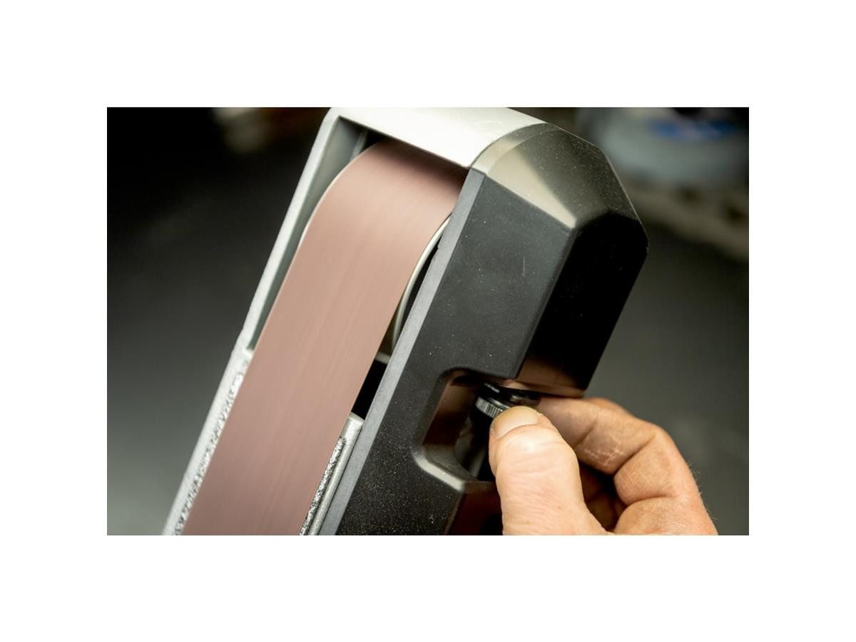 metabo Bandschleifer Metabo Bandschleifmaschine BS 200 Plus, max. 2980 U/min, (Set, 6 tlg), inkl. Schleifscheibe, Gewebeschleifban und Funkenschutzgläser