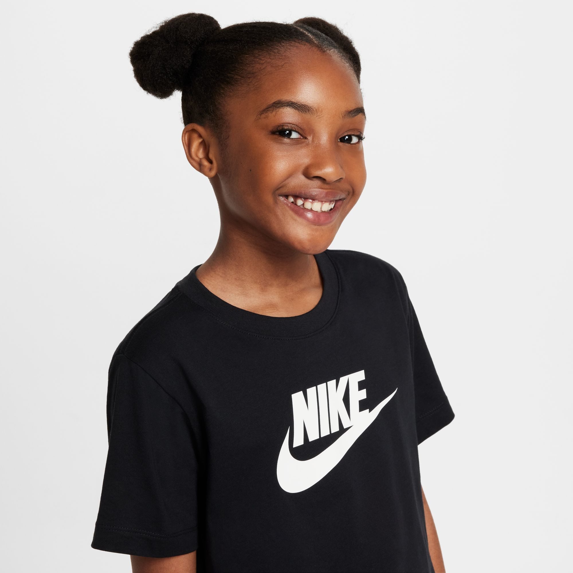 Nike Sportswear Laufshirt Nike Sportswear Big Kids' (Girls) Cropped T-Shirt für Jugendliche, für sportliche Aktivitäten, aus weicher Baumwolle