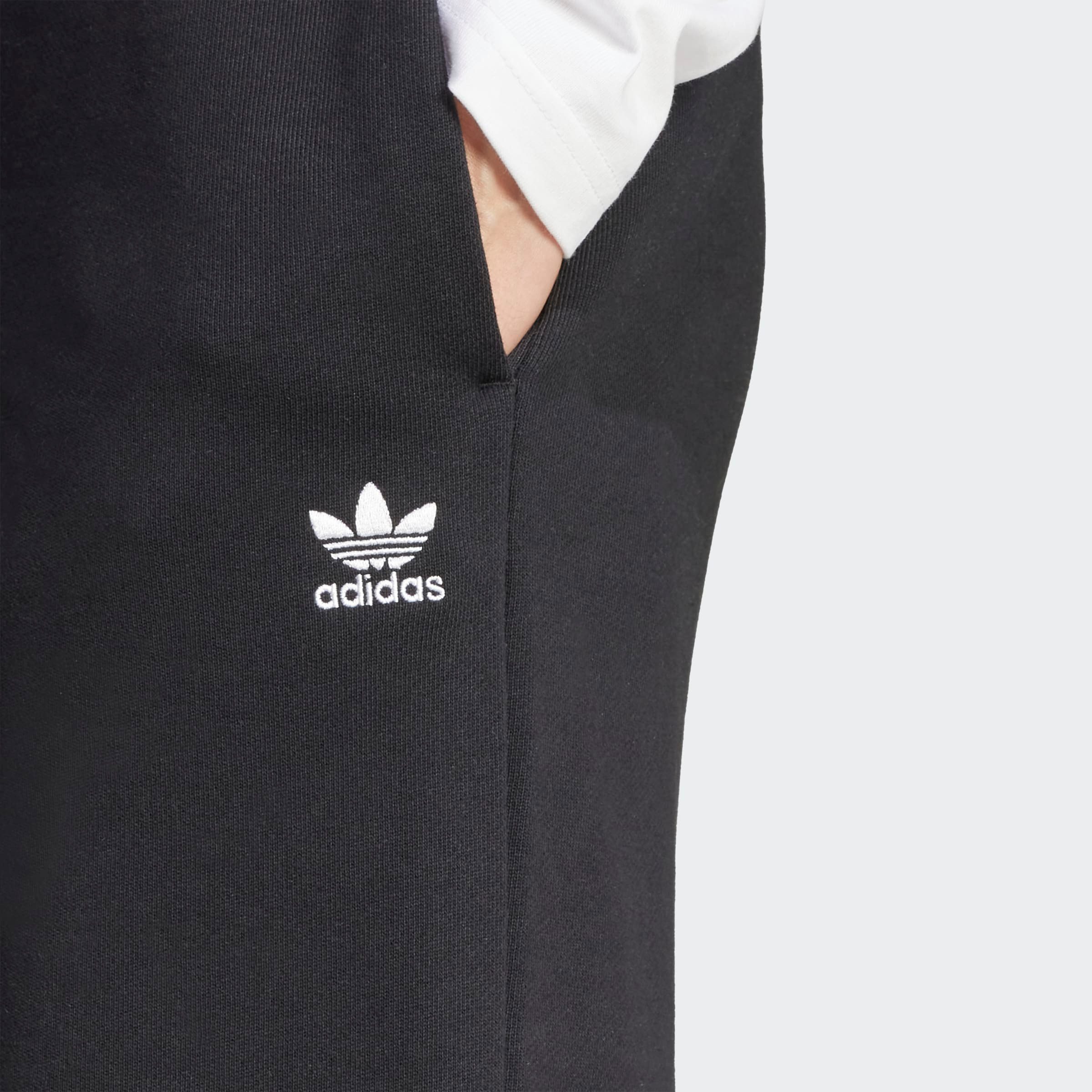 adidas Originals Sporthose ESS WL PANT FT sportlicher Stil, für vielseitige Einsatzmöglichkeiten, weites Bein