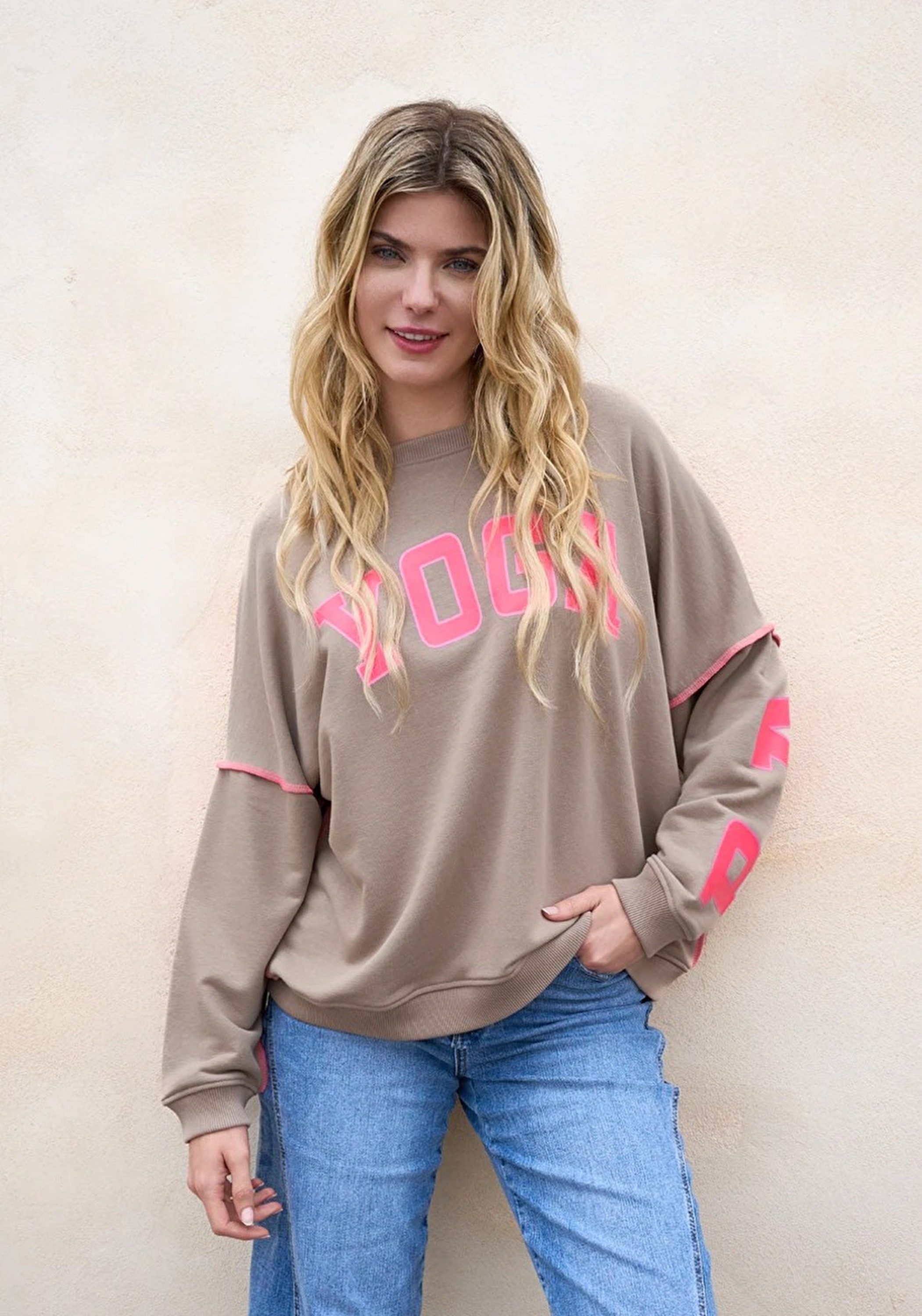 Sweatshirt