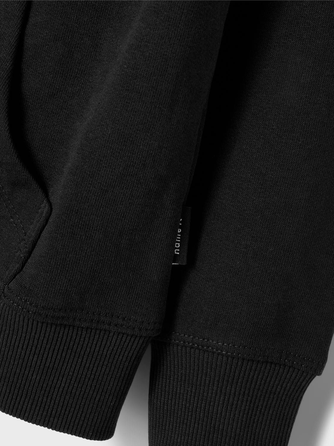 Name It Kapuzensweatjacke NKMNESWEAT CARD W HOOD UNB NOOS in klassischer Form