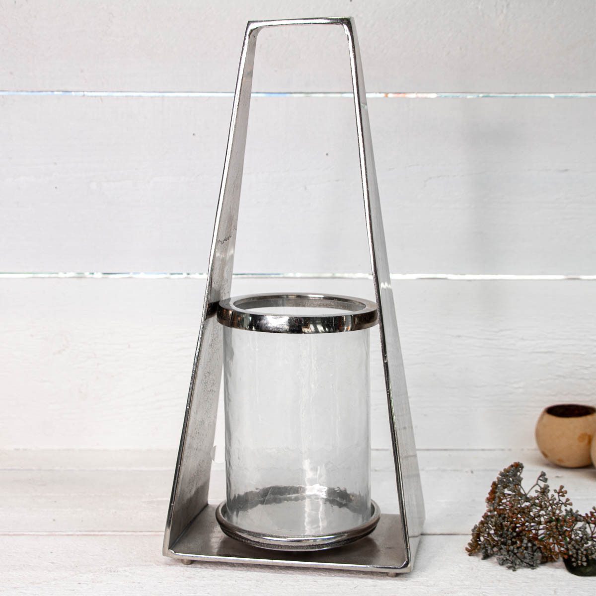 Antikas Kerzenhalter Premium Windlicht Aluminium dreieckig mit Glas, silbern, H.45 cm