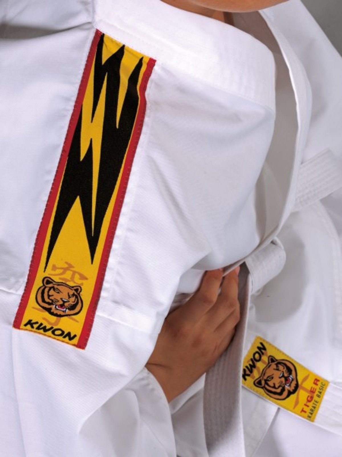 KWON Taekwondoanzug Tiger Taekwondo Anzug mit Gürtel Hose und Jacke Club Line Schulterstreifen (3-teilig, komplett), Kinder, Jugendlich, Erwachsene, Größen: 90 - 180 cm, weiß