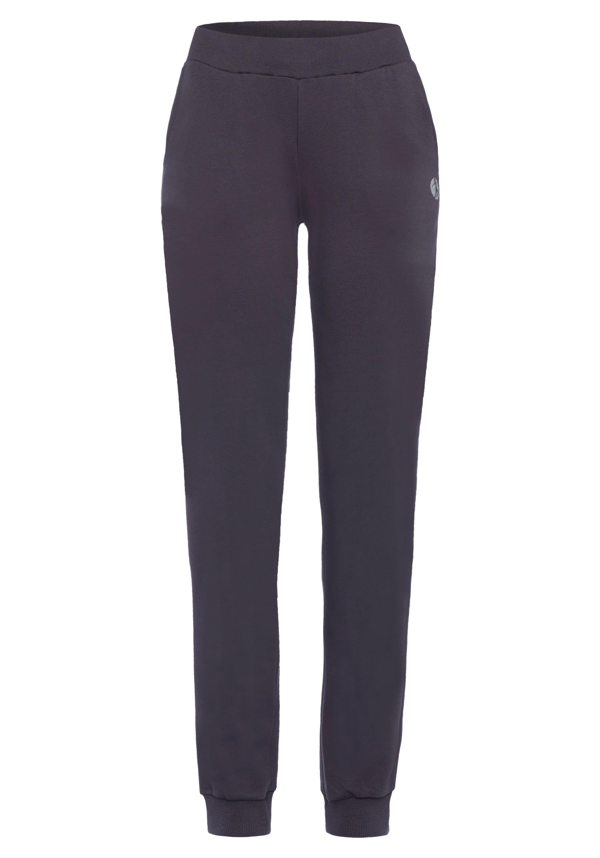 LASCANA ACTIVE Jogginghose in schmaler Form mit Bündchen. € 34,99