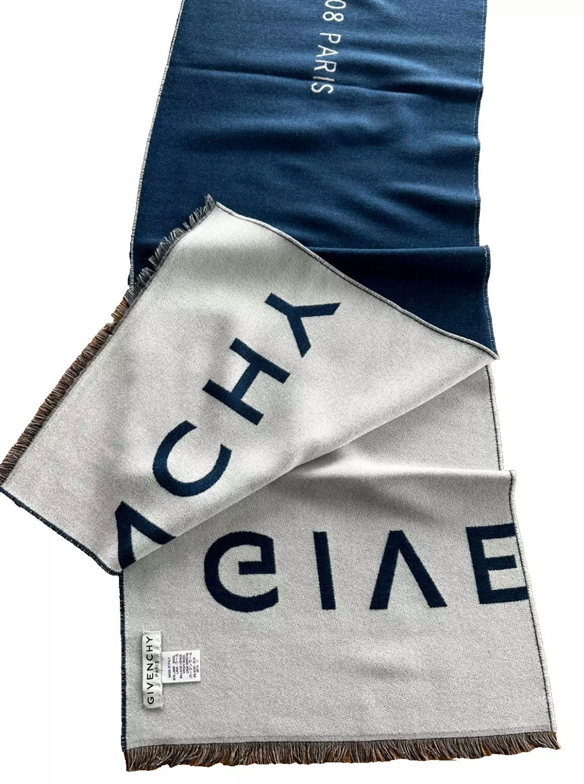GIVENCHY Strickschal Unisex Signature Schal, Ein stilvolles Statement-Piece, das jedes Outfit aufwertet