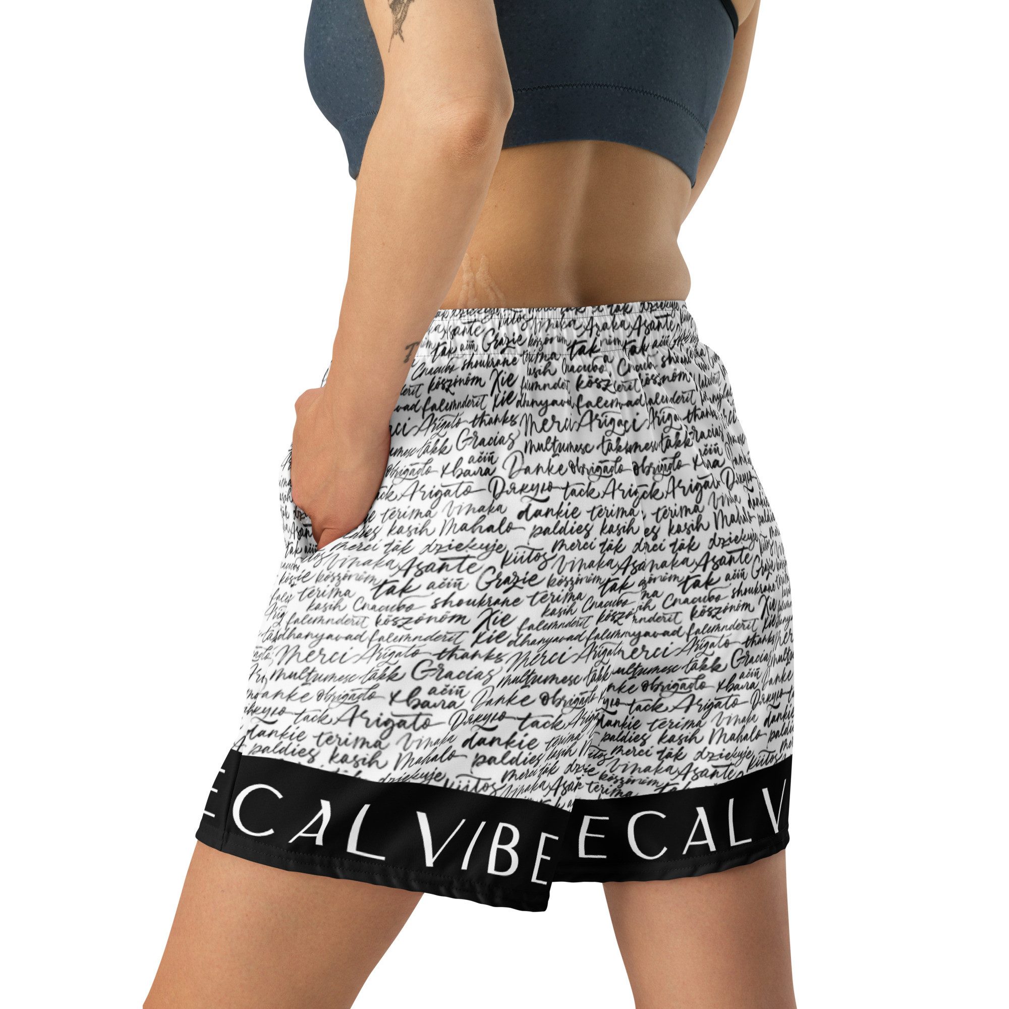 DECALVIBES Trainingsshorts Multifunctional Damen Sport Shorts Ultimate Multilingual Calligraphy 4-Wege-Stretch, atmungsaktiv, elastischer Bund, vielseitig einsetzbar