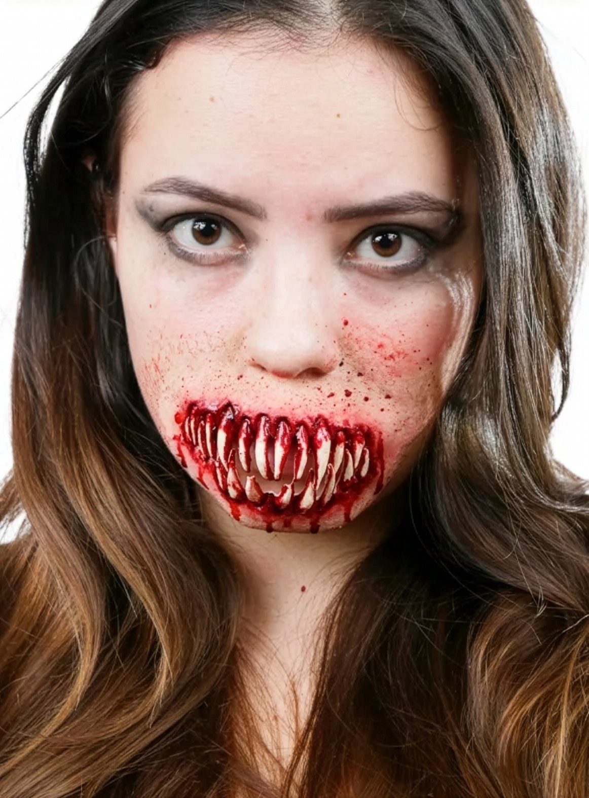 Ghoulish Productions Kostüm Riesige Reißzähne Latexapplikation, Für eine besonders üble Form von Zahnfleischbluten!