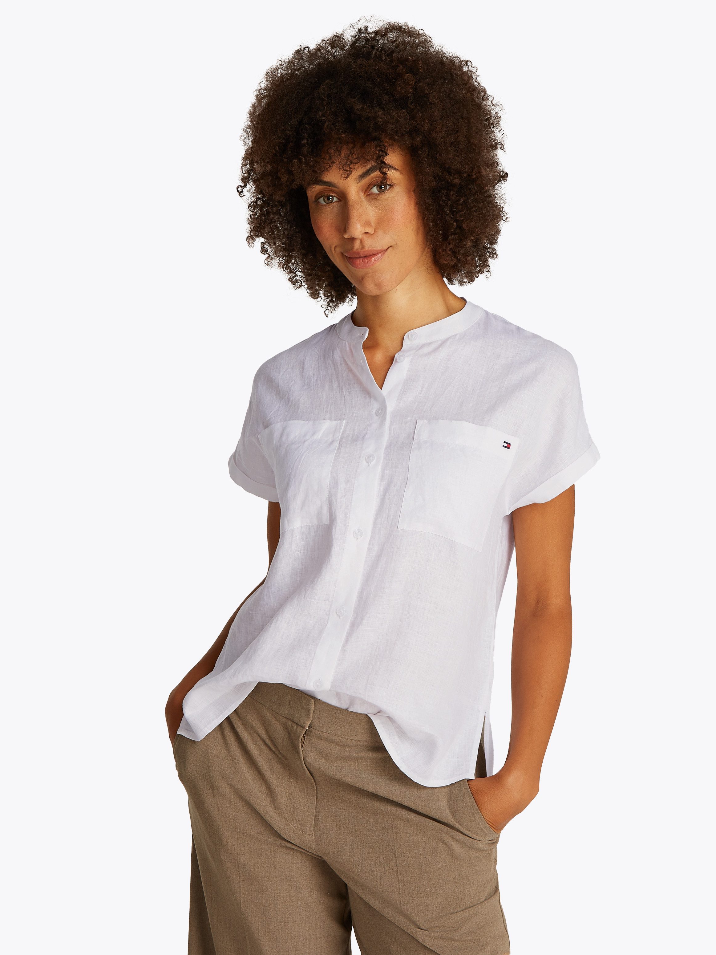 Tommy Hilfiger Kurzarmbluse ESS LINEN COLLARLESS S/S BLOUSE mit Logosticker günstig online kaufen