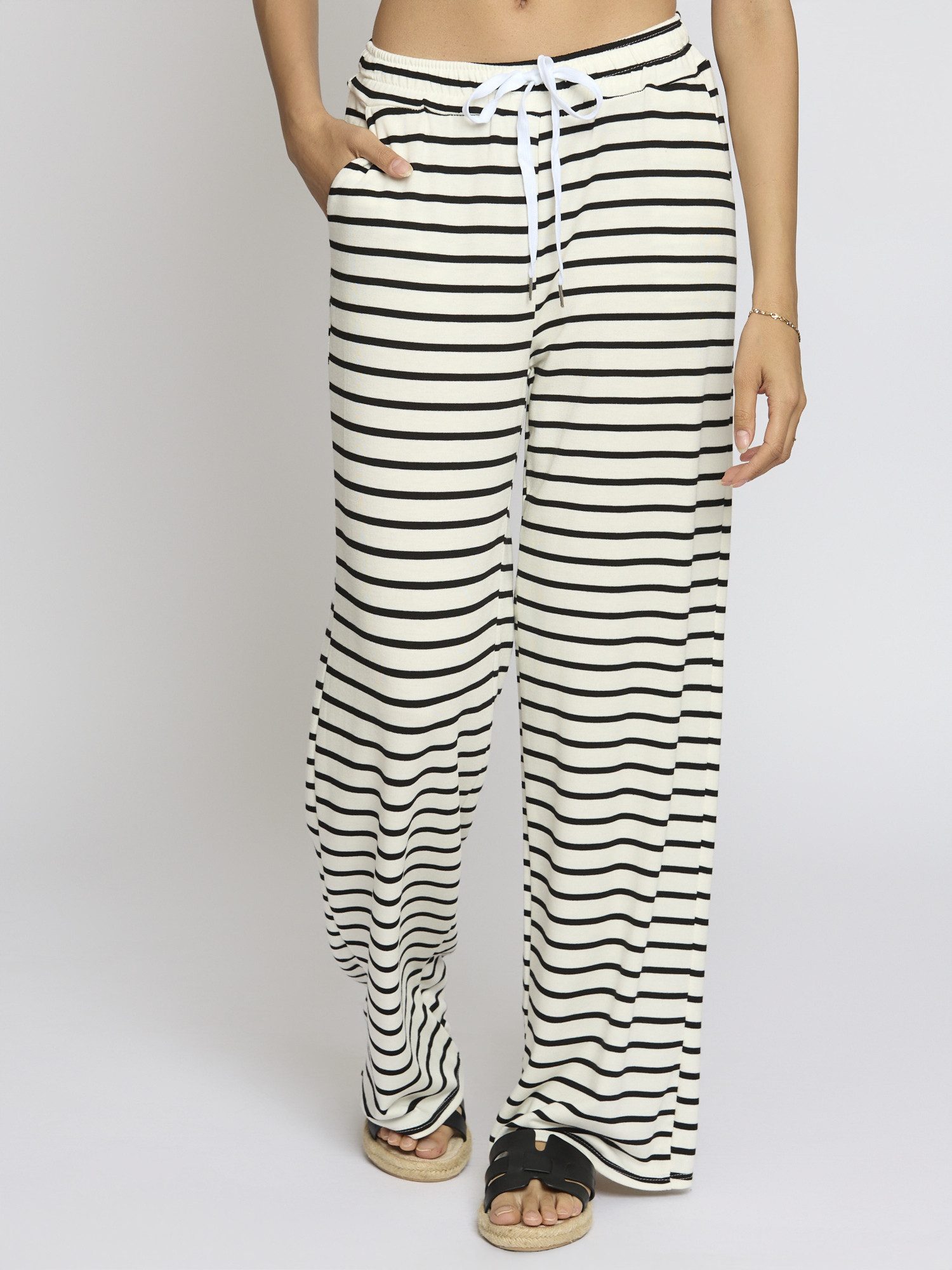 Lilavie Stoffhose Sveaa günstig online kaufen