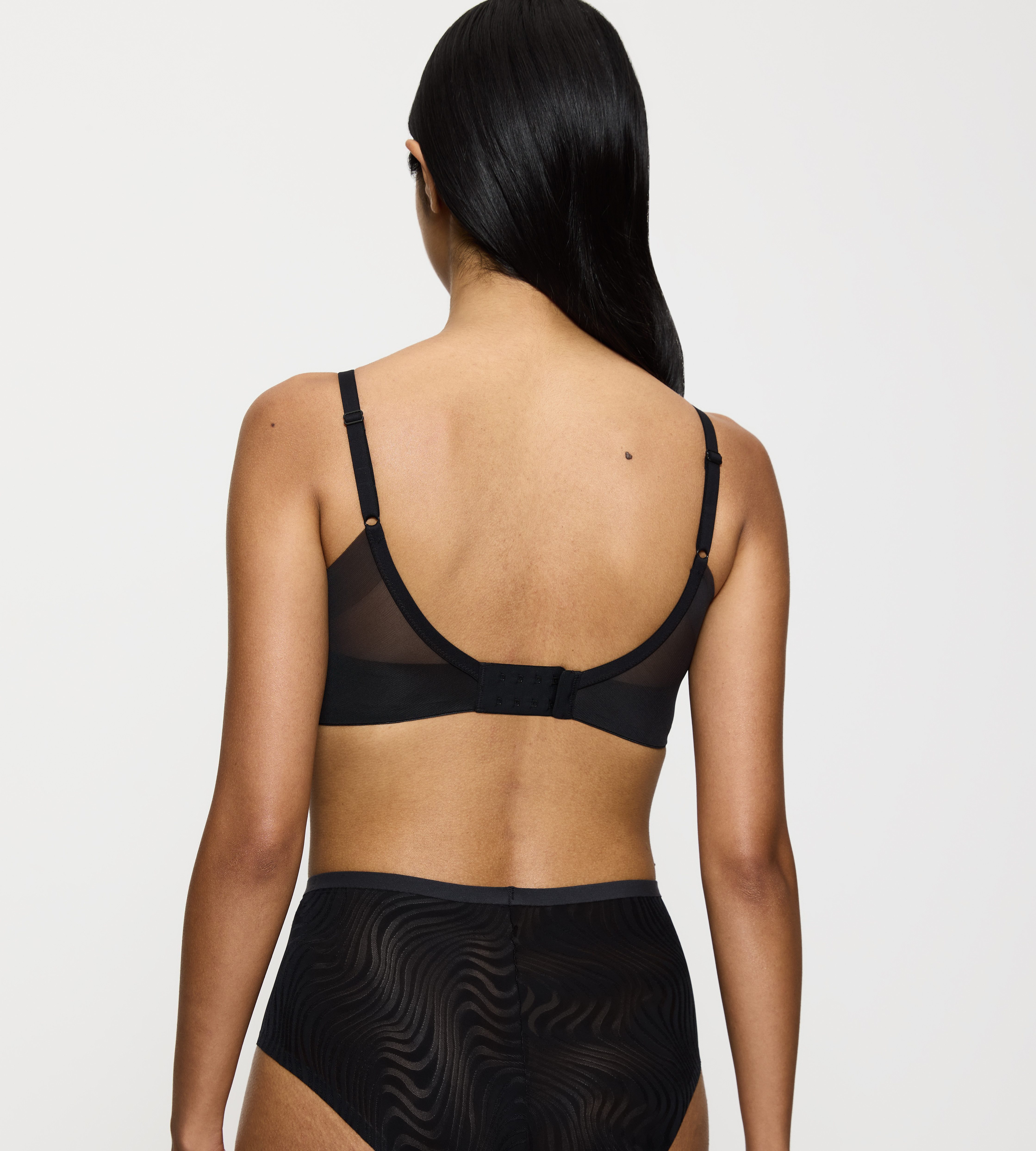 Triumph Bügelloser BH Shape Smart Ellipse glättend, tieferes Dekolleté, wellenförmigen Jacquard-Mesh
