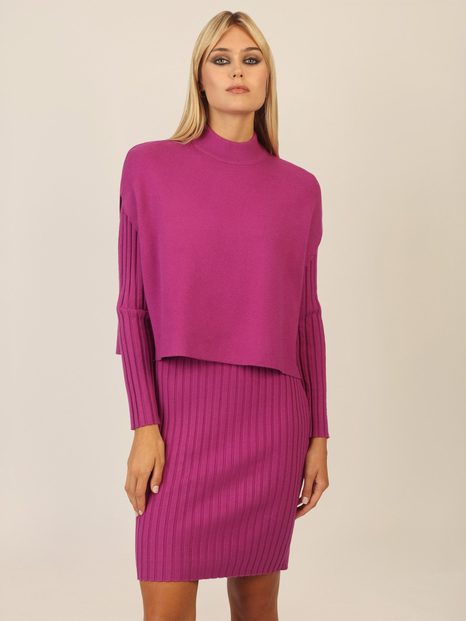 Apart Strickkleid aus Rippenstrickkleid und ärmellosem günstig online kaufen