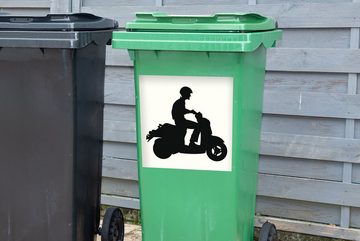 MuchoWow Wandsticker Illustration einer Person auf einem Motorroller in schwarz-weiß (1 St), Mülleimer-aufkleber, Mülltonne, Sticker, Container, Abfalbehälter