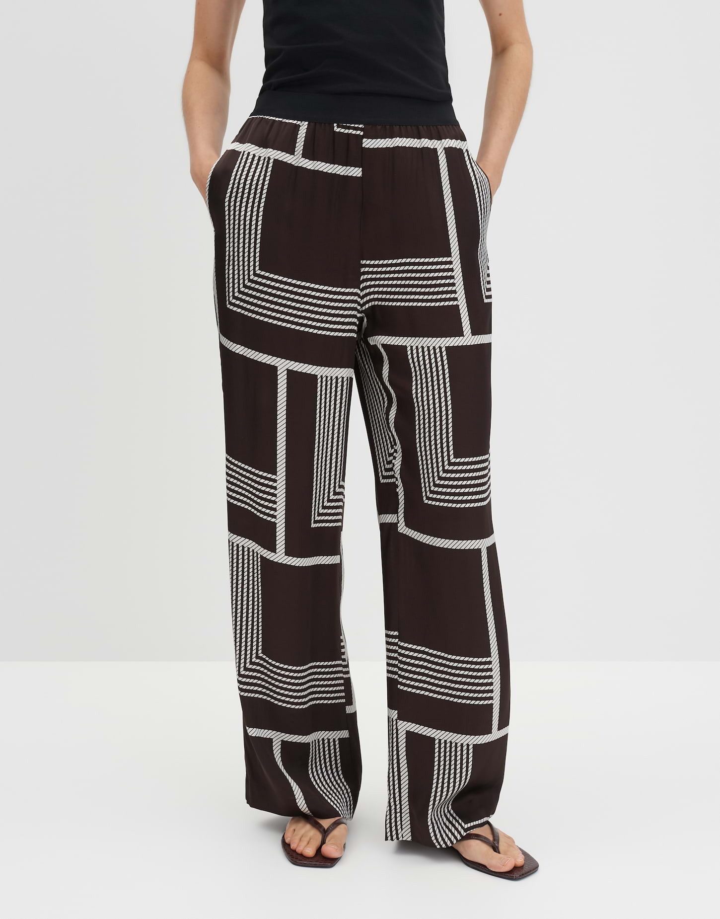 someday Schlupfhose CEVIL GRID mit Komfortbund Fließender Satin mit dezentem Schimmer und modern weitem Bein.