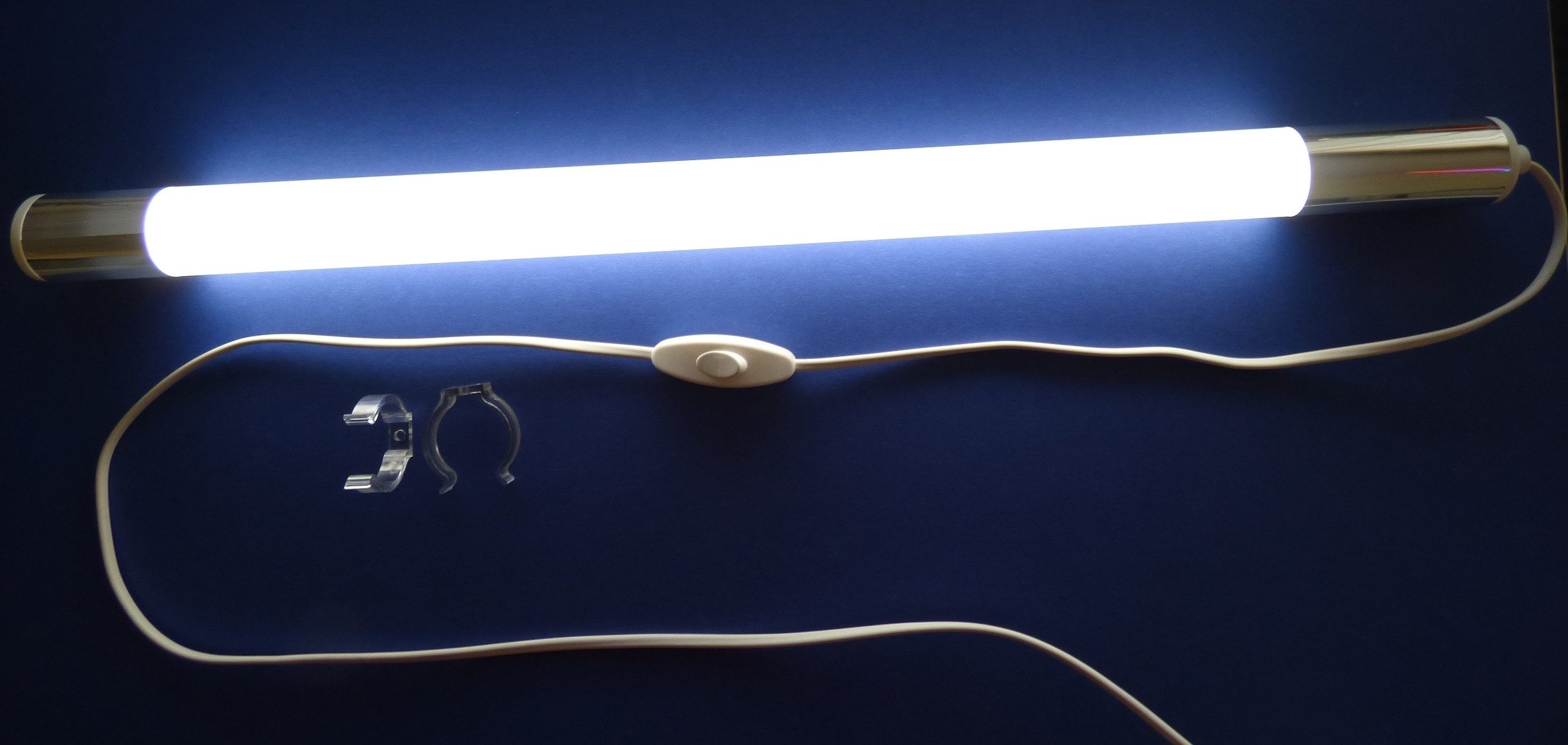 XENON LED Wandleuchte 2147 LED Leuchtstab Satiniert 0,63m 1000Lm Kunststoff Röhre Kalt Weiß, Xenon / Kalt Weiß