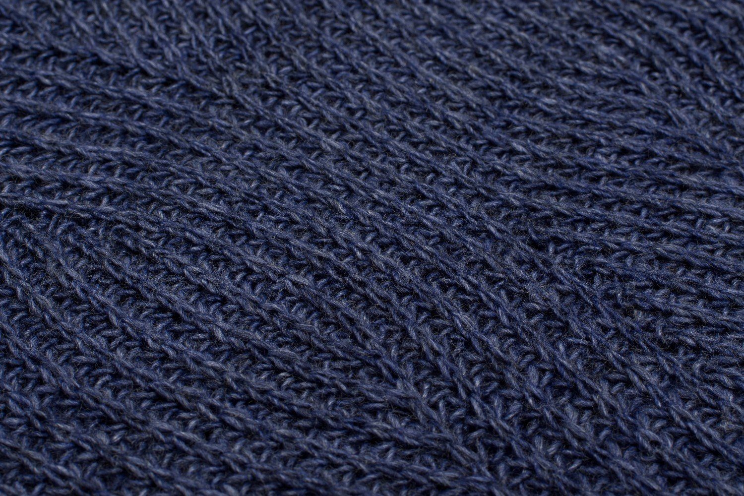 styleBREAKER Strickschal Strick Schal mit Wellenmuster, (1-St)