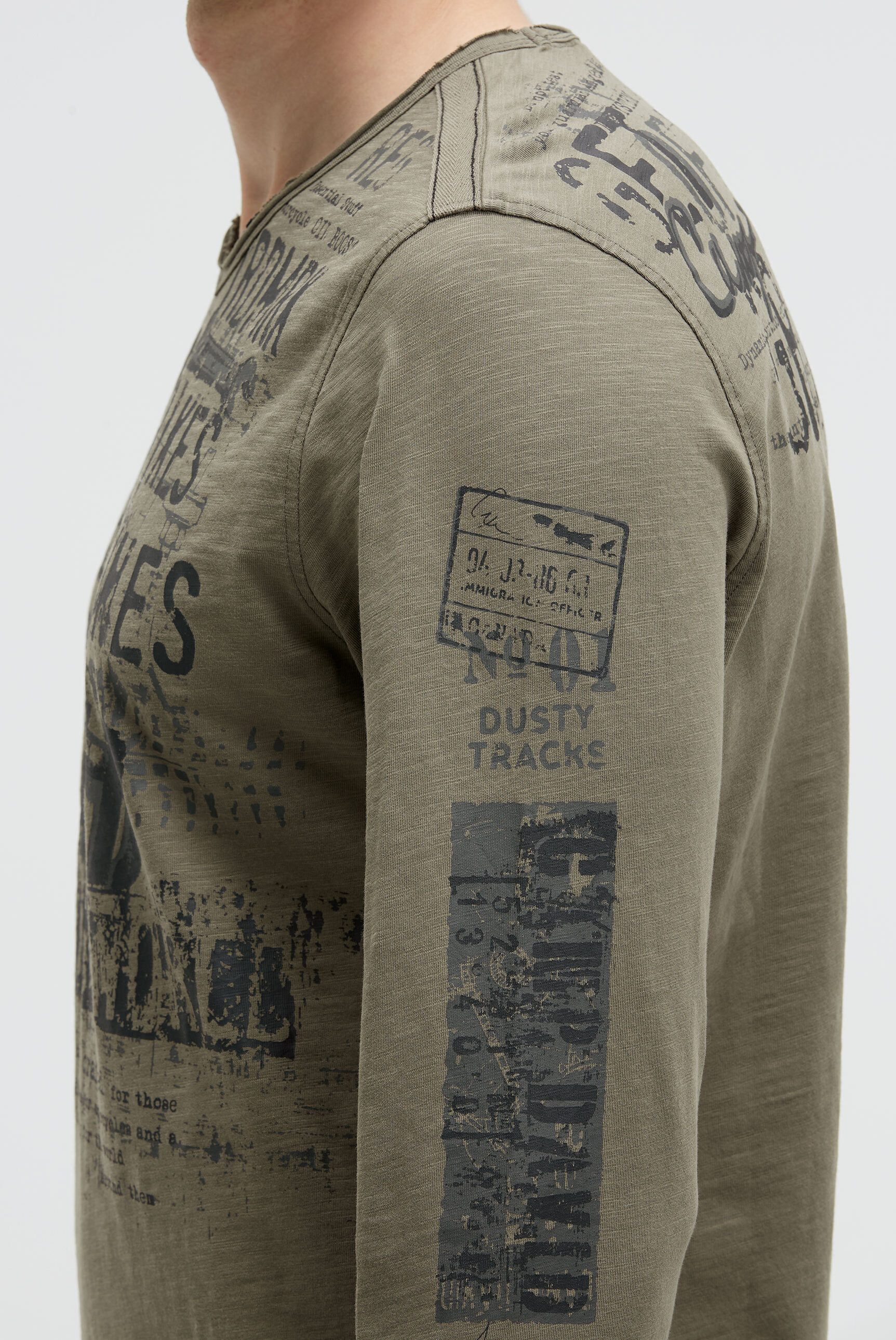 CAMP DAVID V-Shirt mit offenen Kanten