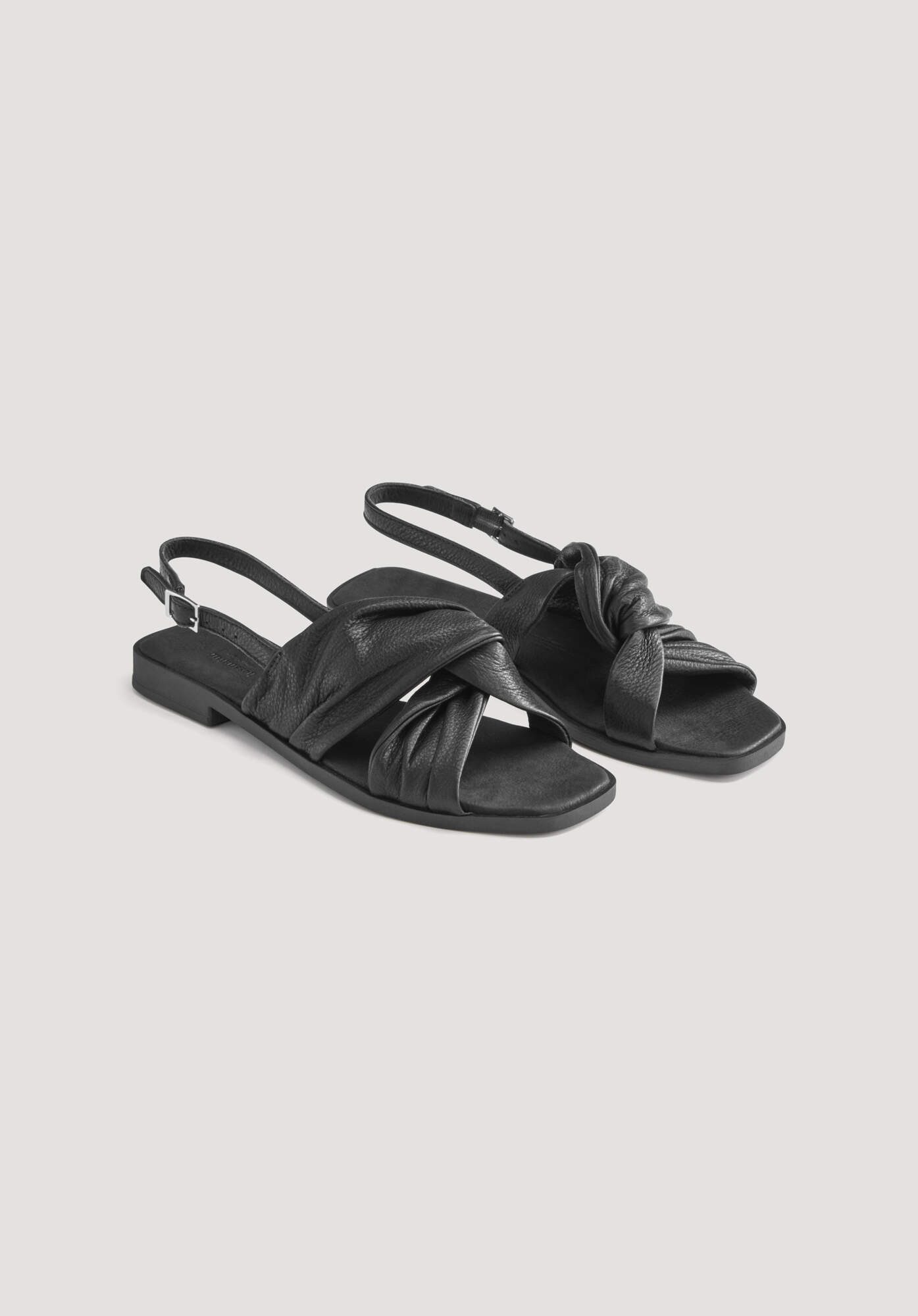 Hessnatur aus chromfrei gegerbtem Glatt-Leder Sandale günstig online kaufen