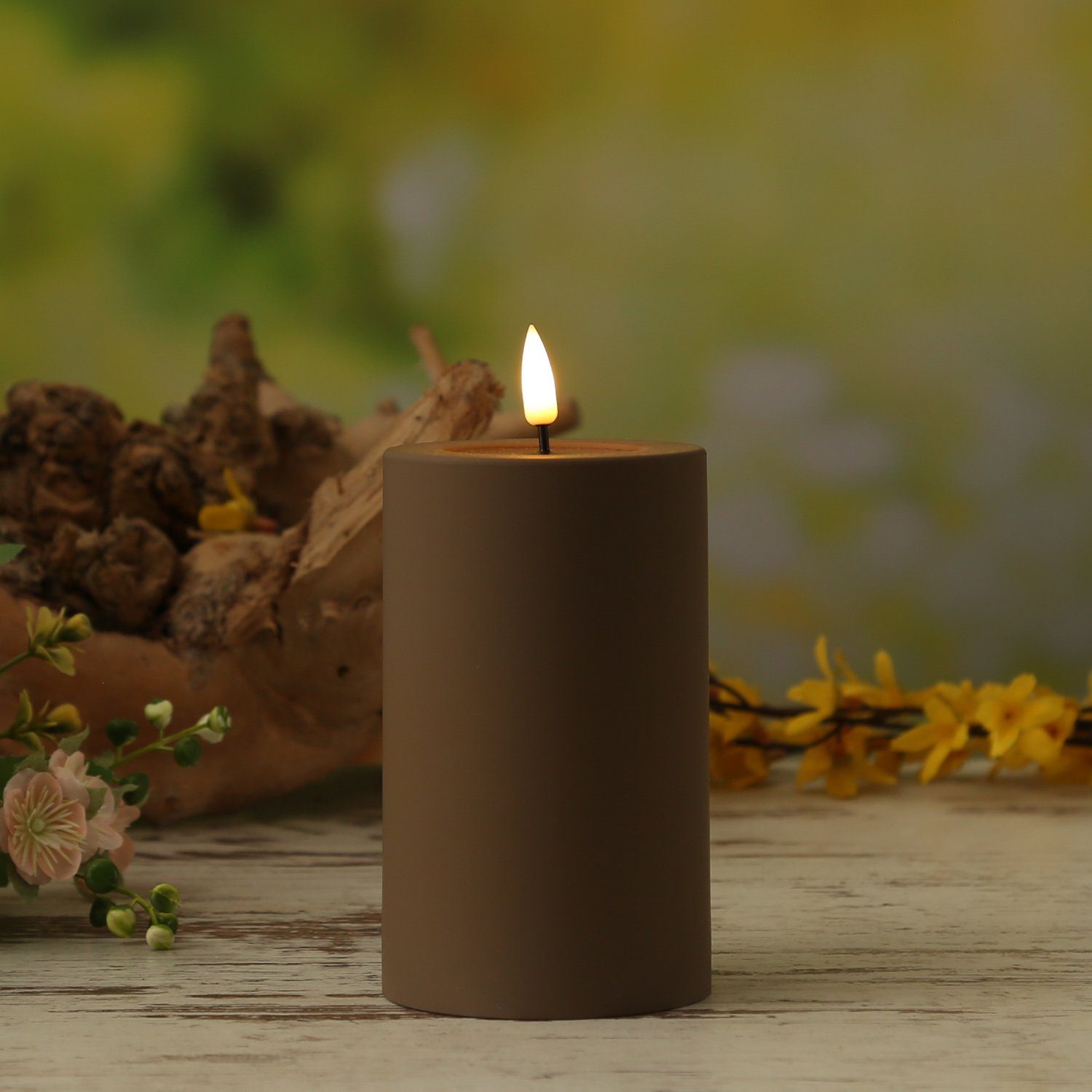 Deluxe Homeart LED-Kerze MIA Deluxe für Außen flackernd H: 12,5cm D: 7,5cm outdoor mokka braun, LED Classic, warmweiß (2100K bis 3000K)