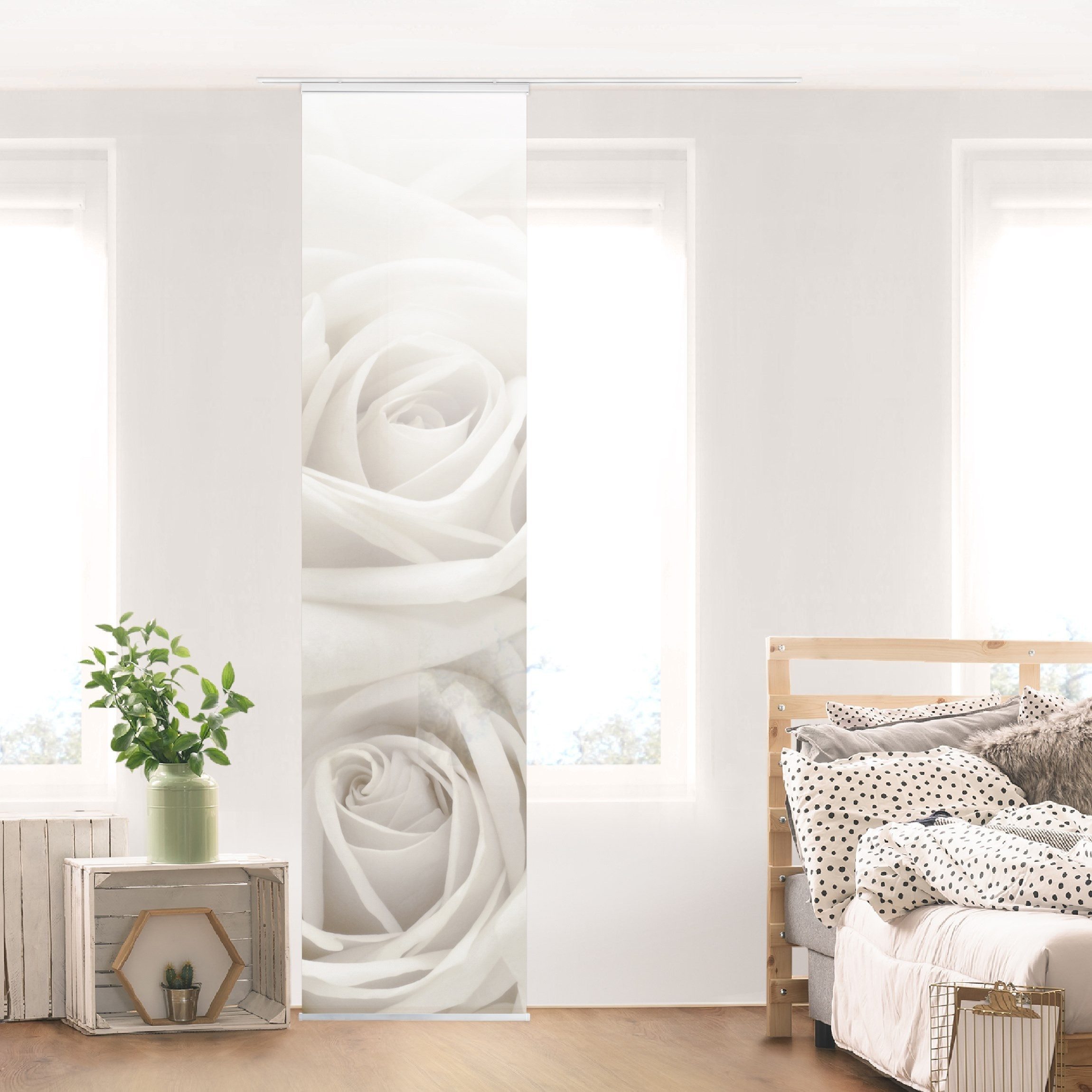 Bilderdepot24 Schiebegardine modern Flächenvorhang blickdicht Weiße Rosen (1 St), halbtransparent, Wohnzimmer große Flächengardine lichtdurchlässig für Klemm-System