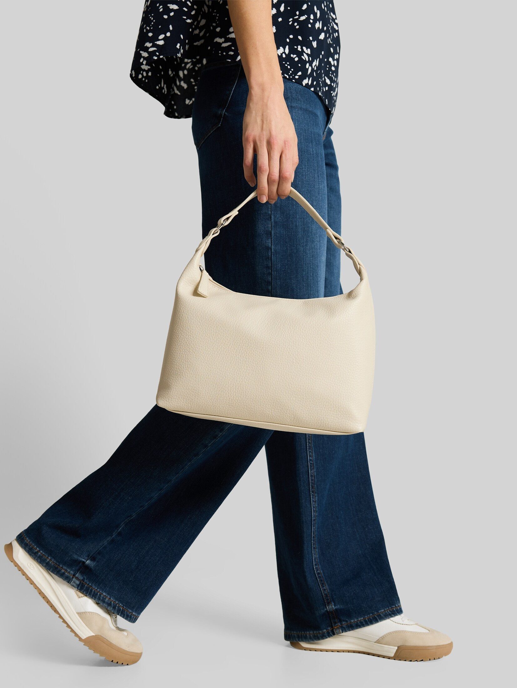 TOM TAILOR Beuteltasche Bags, TTXIA M Umhängetasche mit Logo-Prägung