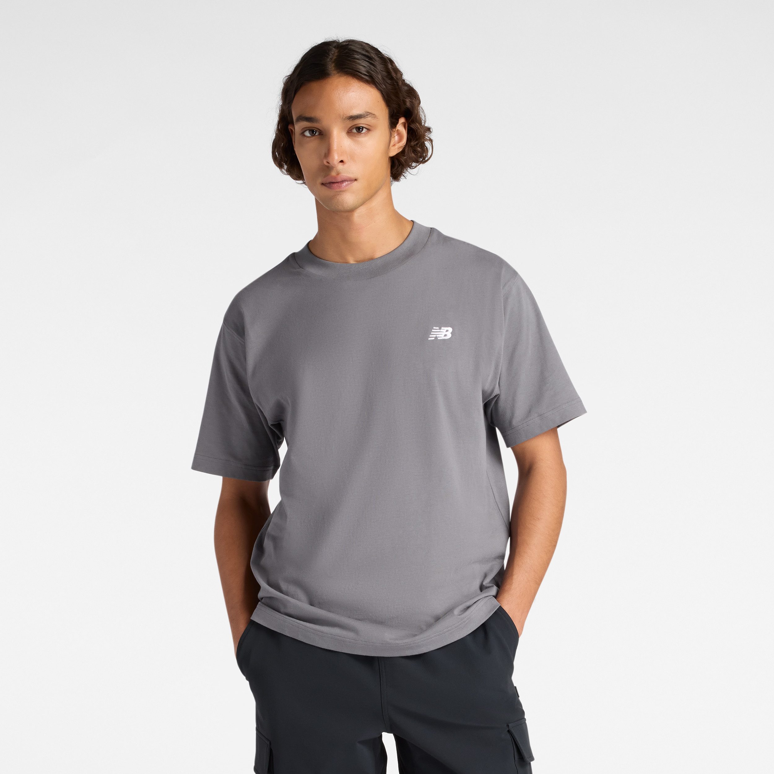 New Balance T-Shirt SPORT ESSENTIALS COTTON T-SHIRT entspannte Passform, Kurzarm, aus Baumwolle, Rundhalsausschnitt. Reduzierter Preis € 25,99. Unverbindliche Preisempfehlung € 32,00