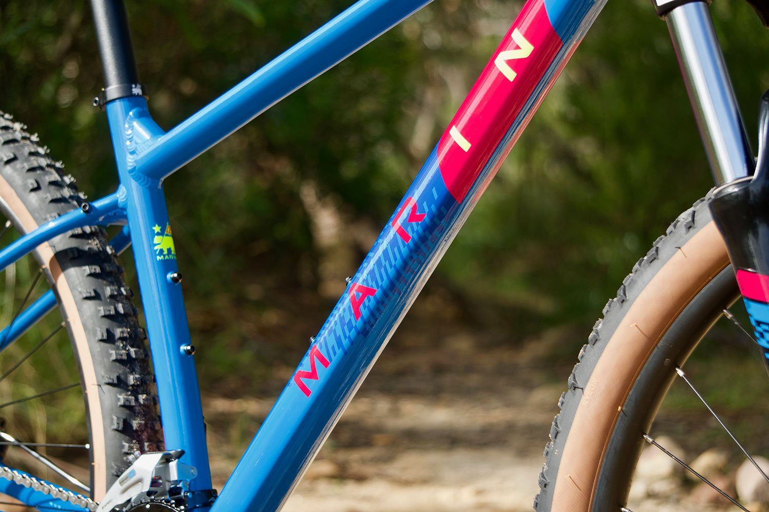 MARIN BOBCAT TAIL3 M ショック他アップグレード多数 送料込 Marin Bobcat Trail 3 29er Hardtail Mountain Bike, Blue/Pink