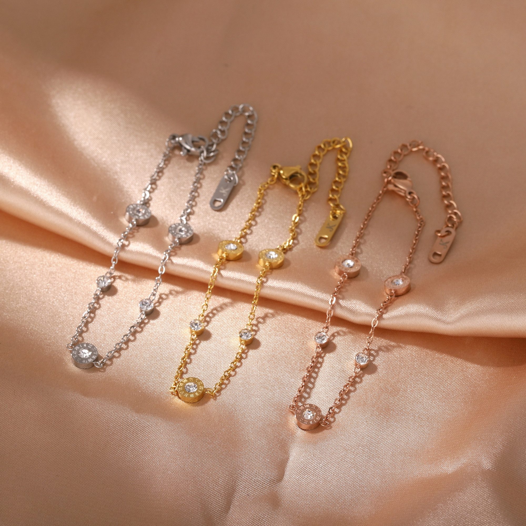 Kim Johanson Armband Timeless (1-tlg), mit Zirkonia, aus Edelstahl