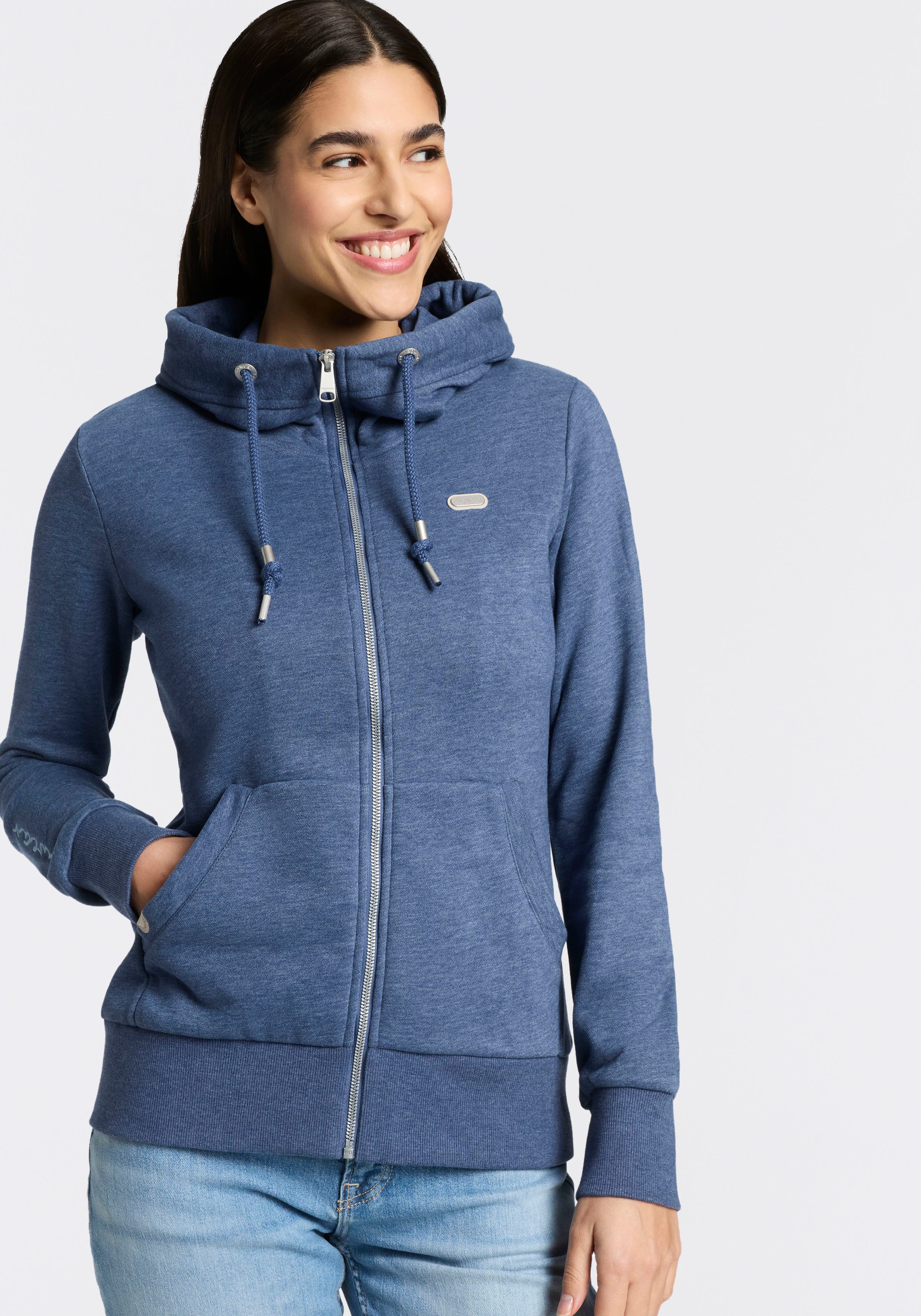 Ragwear Kapuzensweatjacke NESKIA ZIP A O mit Kordelzug und Logo am Ärmel