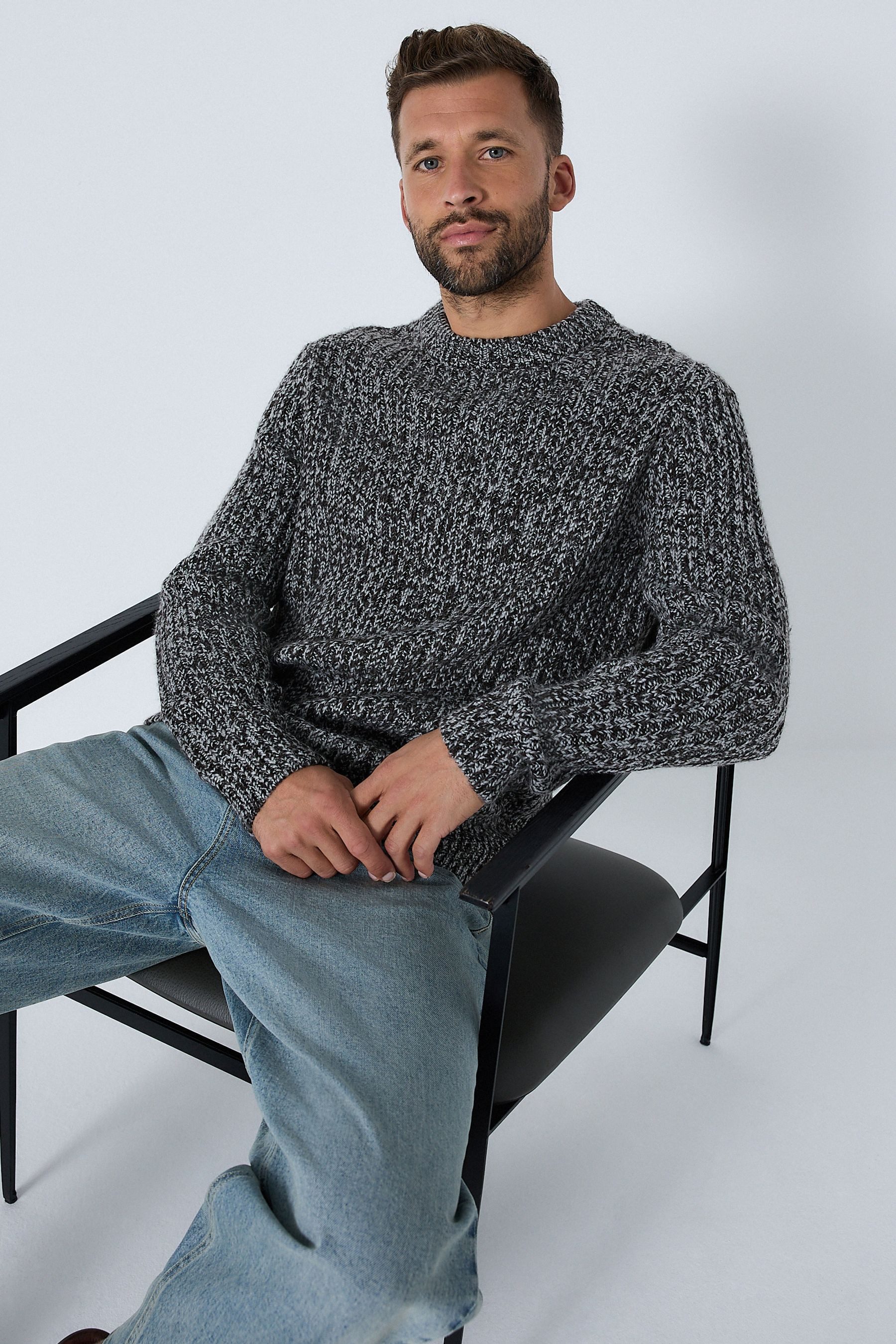 Next Rundhalspullover Regular Fit Rundhals-Strickpullover, Drehdetail (1-tlg)