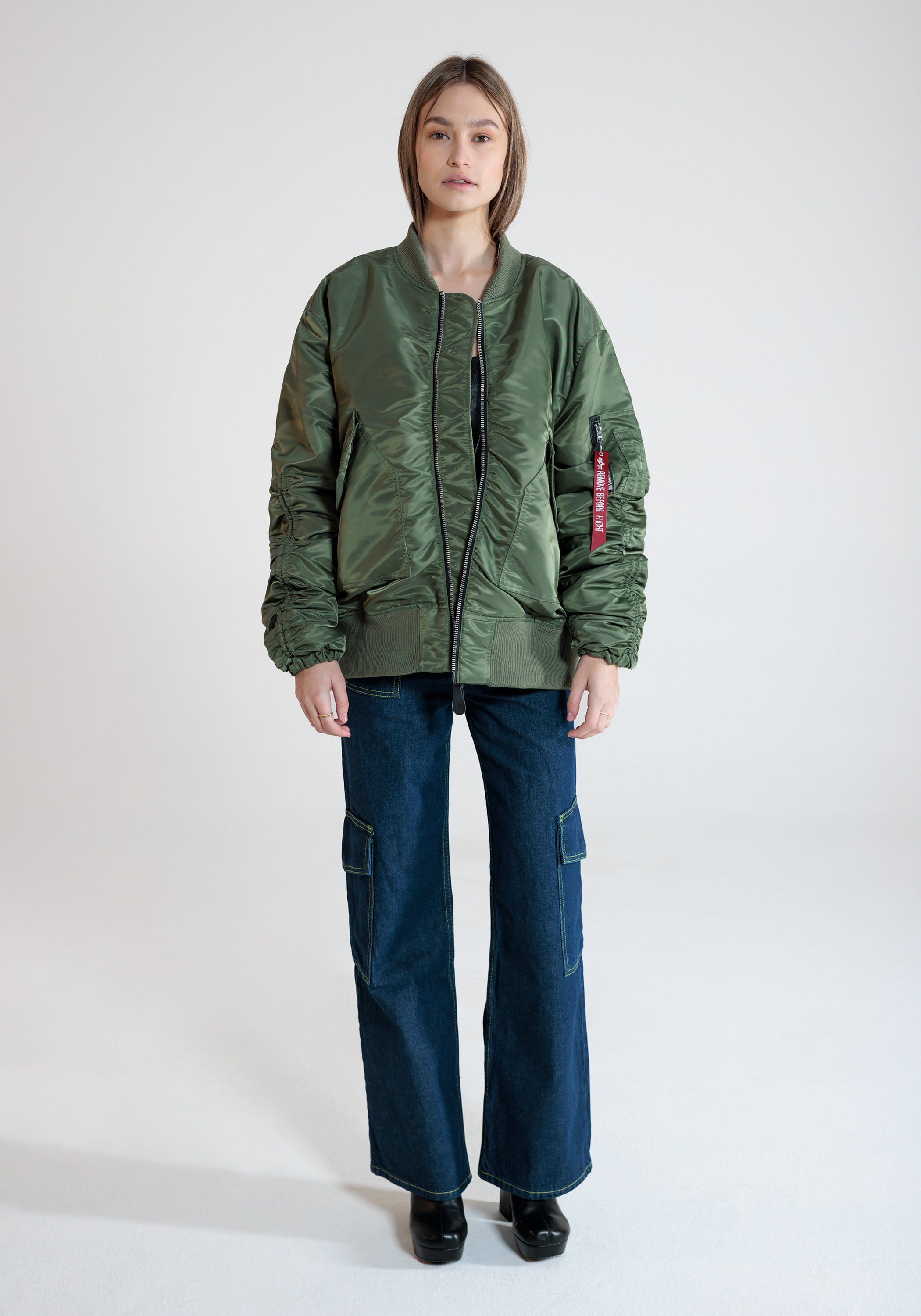 Alpha Industries Bomberjacke Alpha Industries sage-green Flight Jackets - Bomber Women &