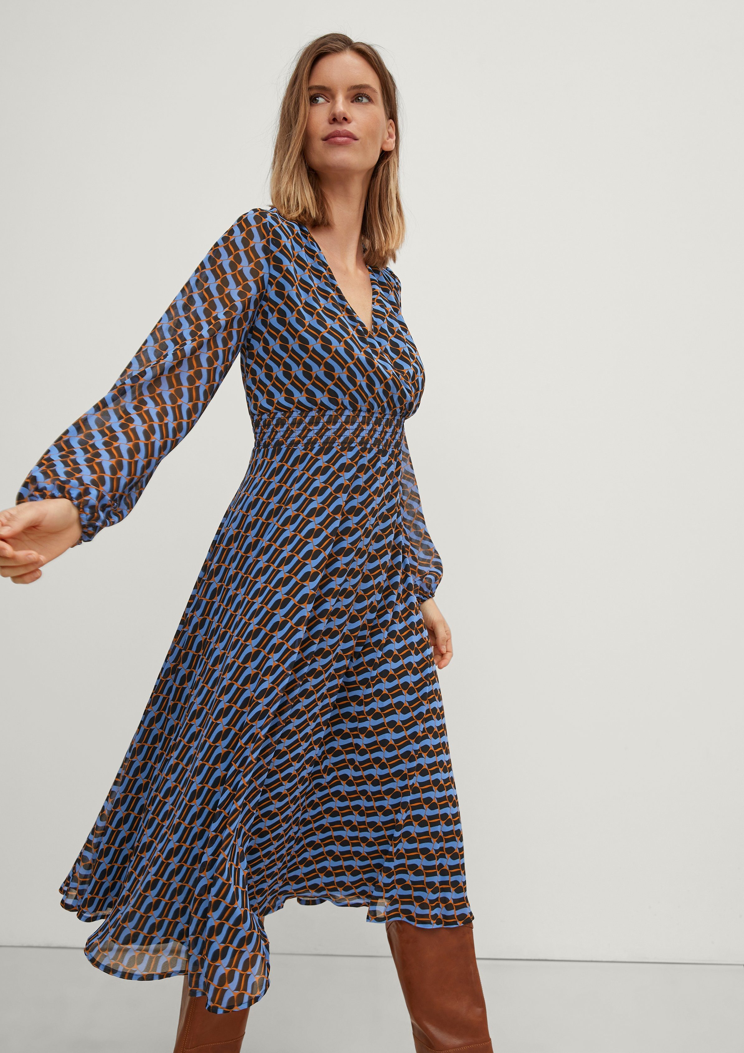 Comma Minikleid »Kleid mit Cache-Coeur-Ausschnitt« Smok-Detail online  kaufen | OTTO