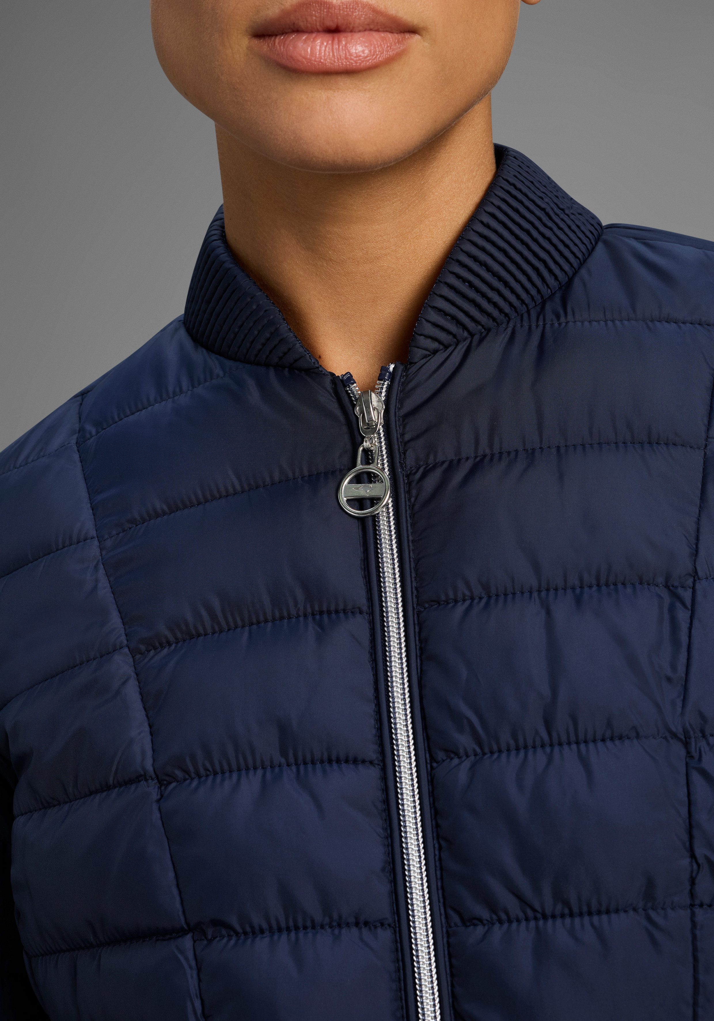 KangaROOS Steppjacke Übergangsjacke, figurbetonter Schnitt, hüftlange Passform