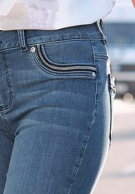 LASCANA Caprijeans mit verzierten Taschen, elastische 7/8-Jeans aus Baumwolle