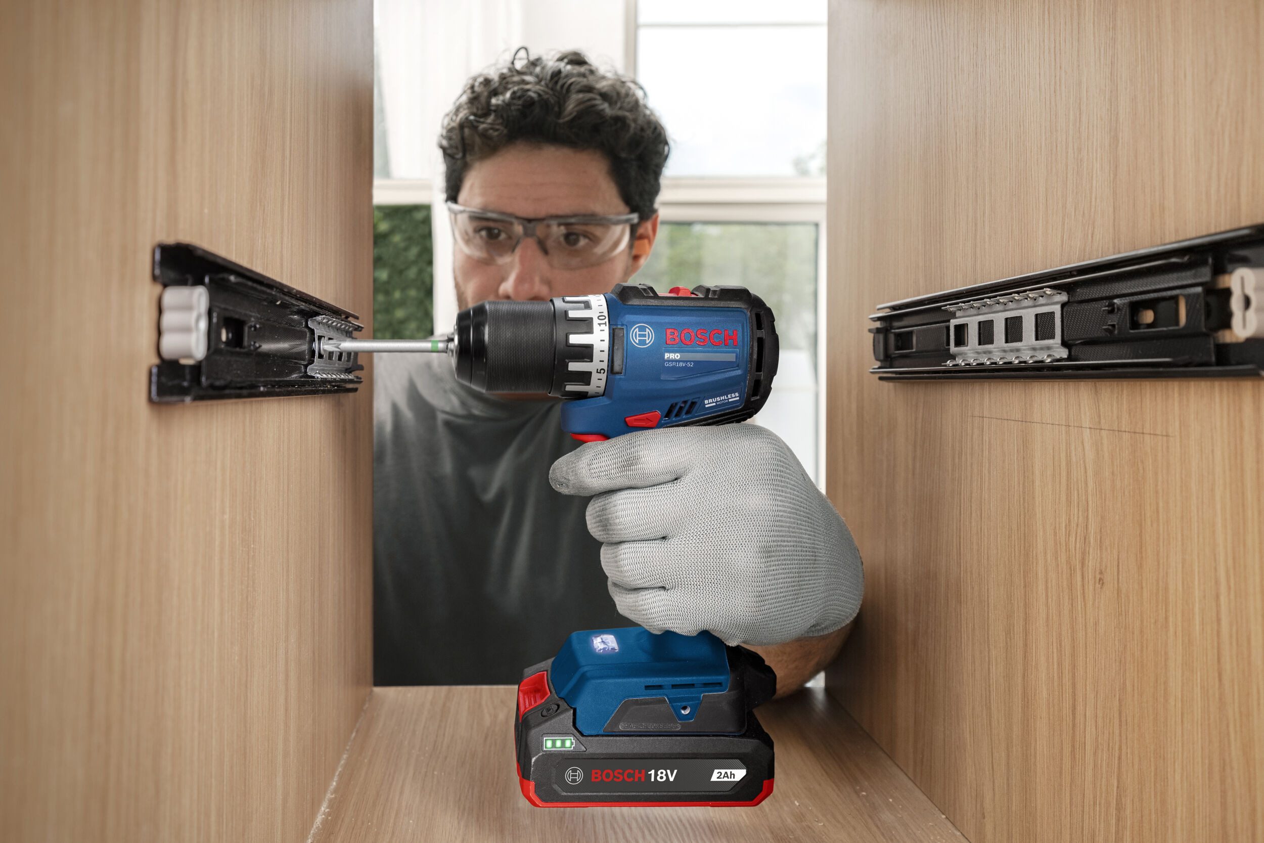 BOSCH Akku-Bohrschrauber GSR 18V-52, 18 V, Ohne Akku - im Karton