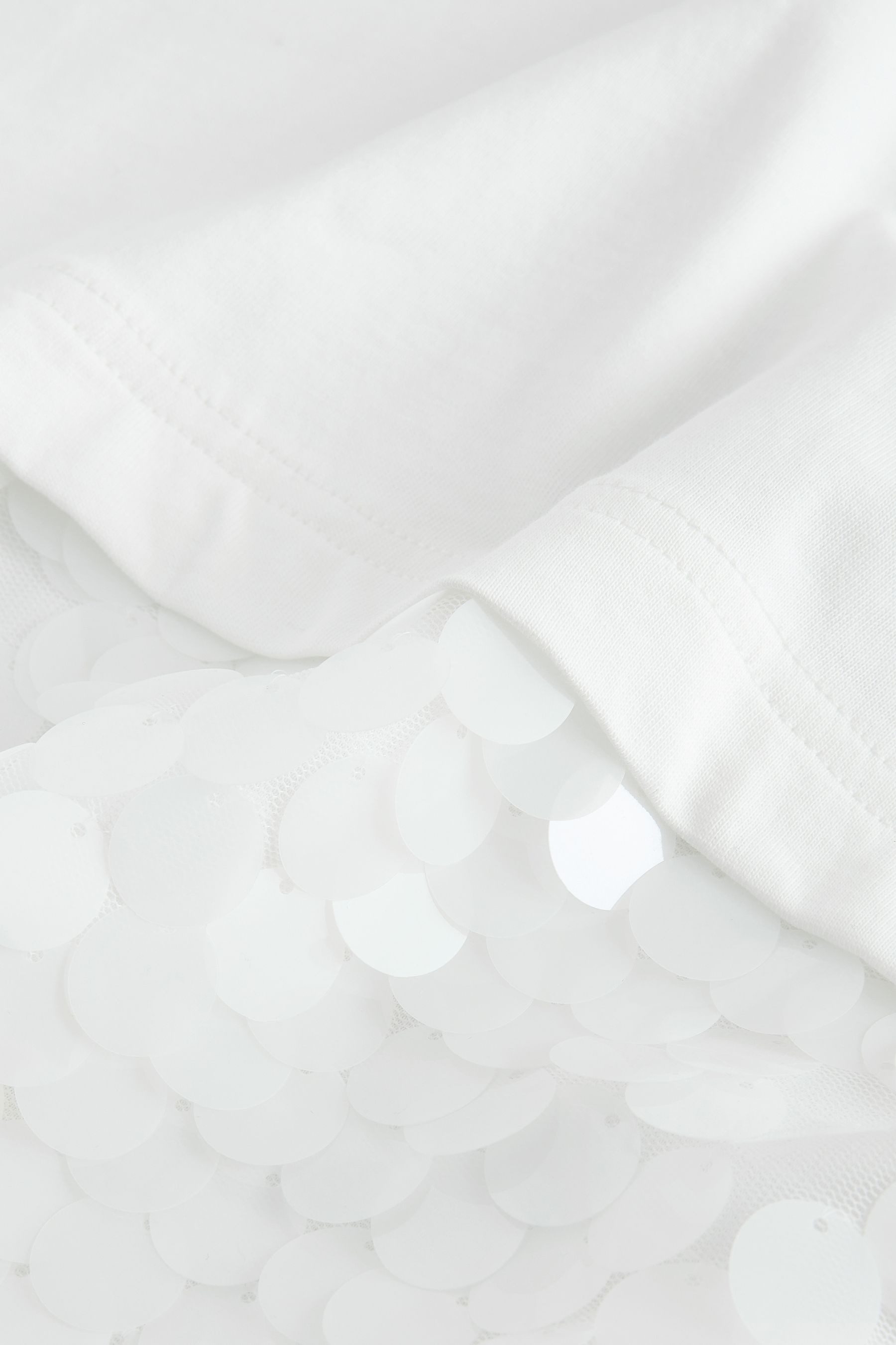 Next Strickkleid Kurzärmeliges T-Shirt mit Pailletten, Brautkleid (1-tlg)