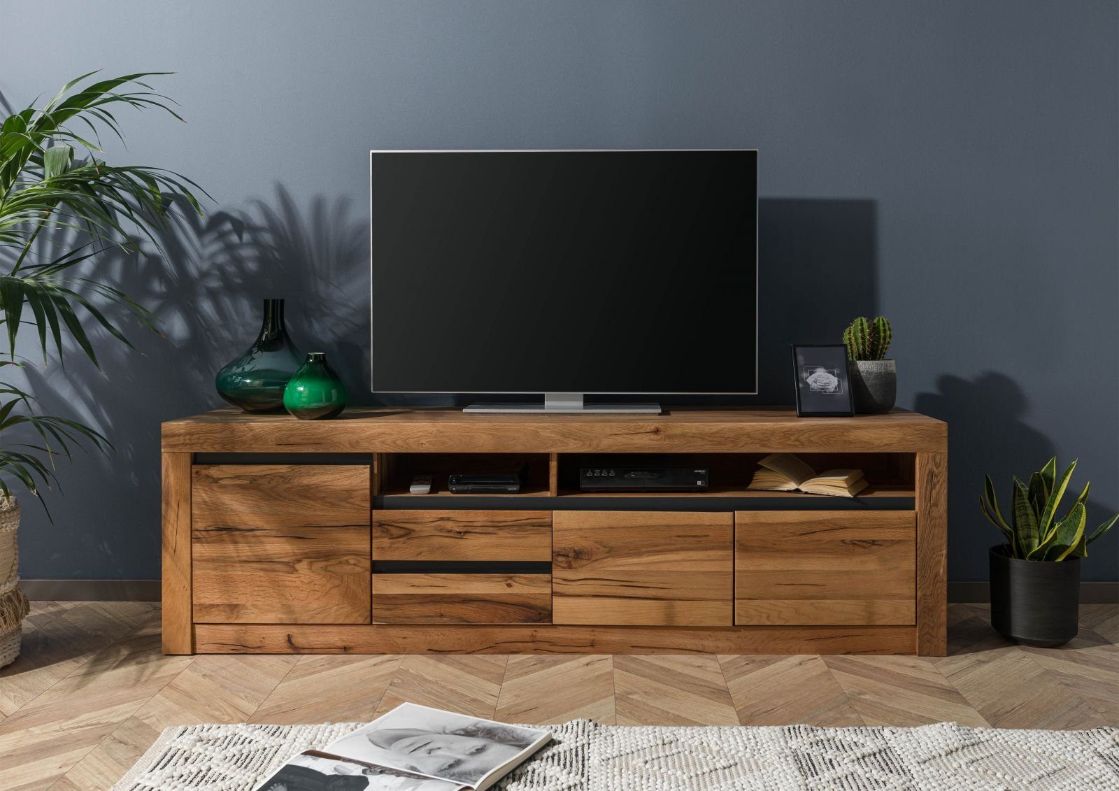 Massivmoebel24 TV-Board MONTREUX (Massivholz), TV-Board Wild-/ Zerreiche 185x45x55 Eiche natur geölt MONTREUX #130