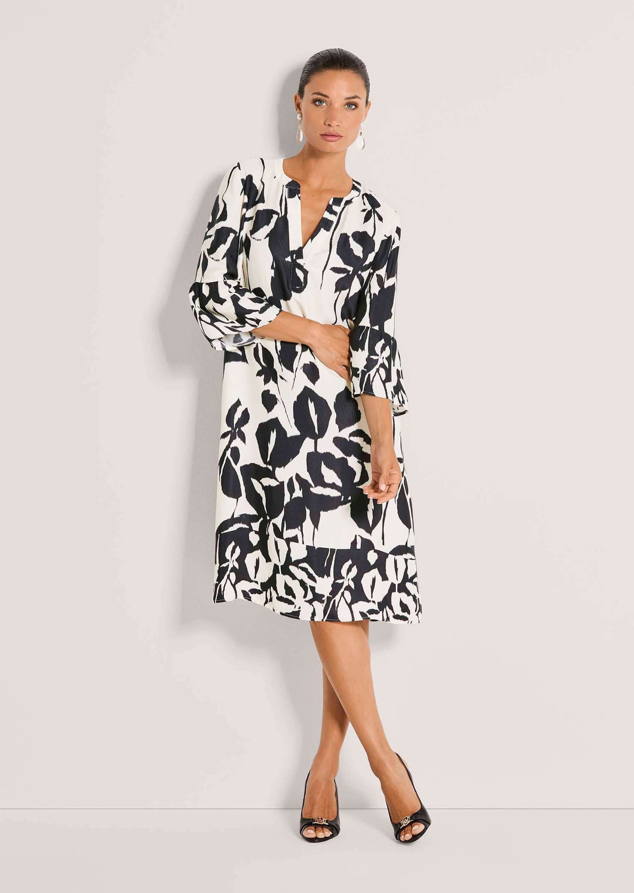 MADELEINE Midikleid Druckkleid mit floralem Muster Midikleid mit Rundhals, günstig online kaufen