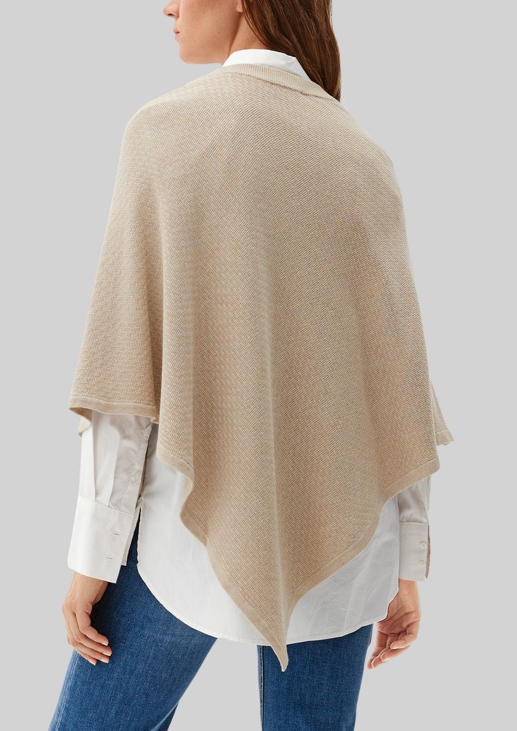 s.Oliver Strickponcho Basic (1-tlg) aus feinem Beige Strick