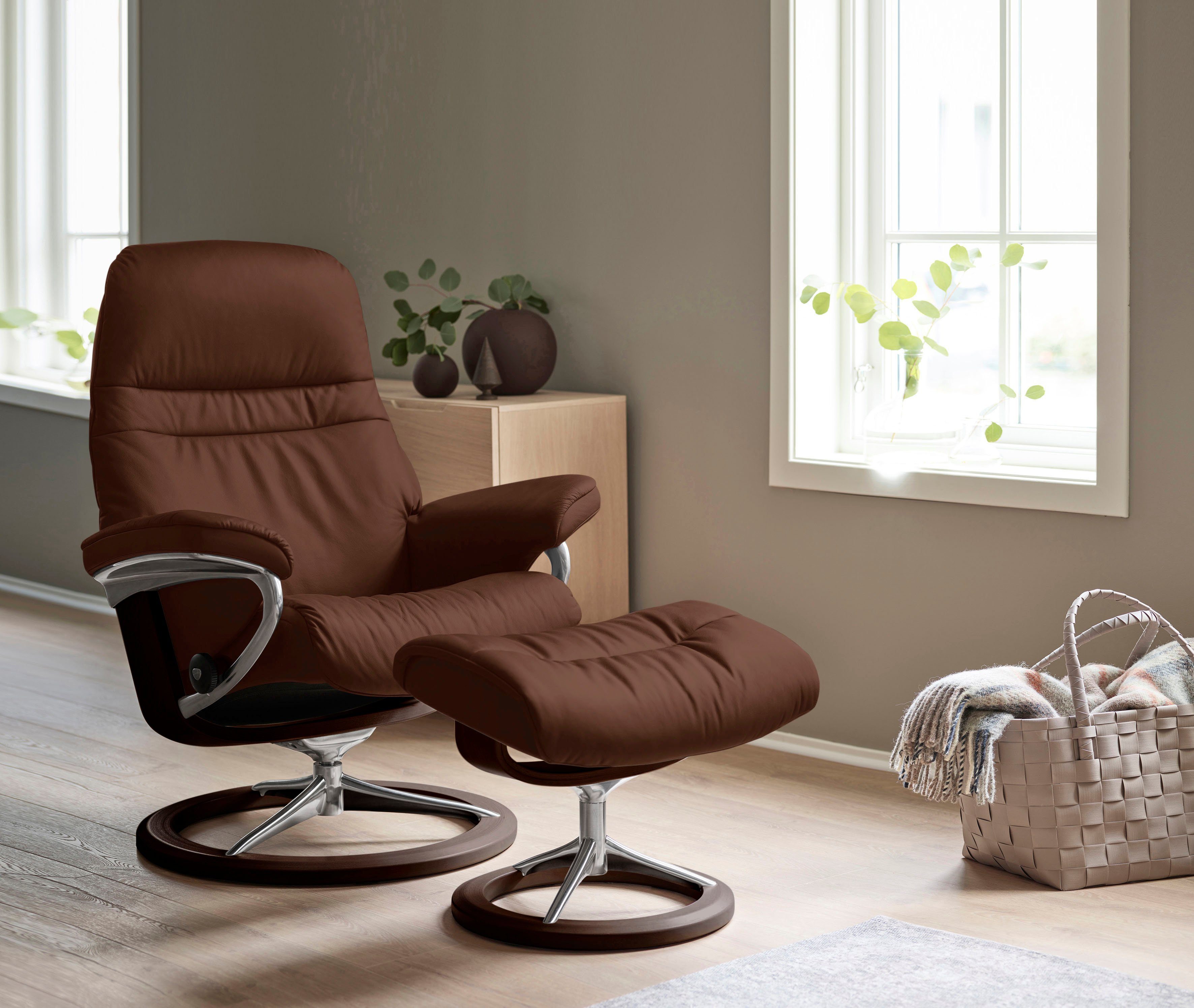 Stressless® Relaxsessel Sunrise, mit Braun Base, Gestell L, Größe Signature