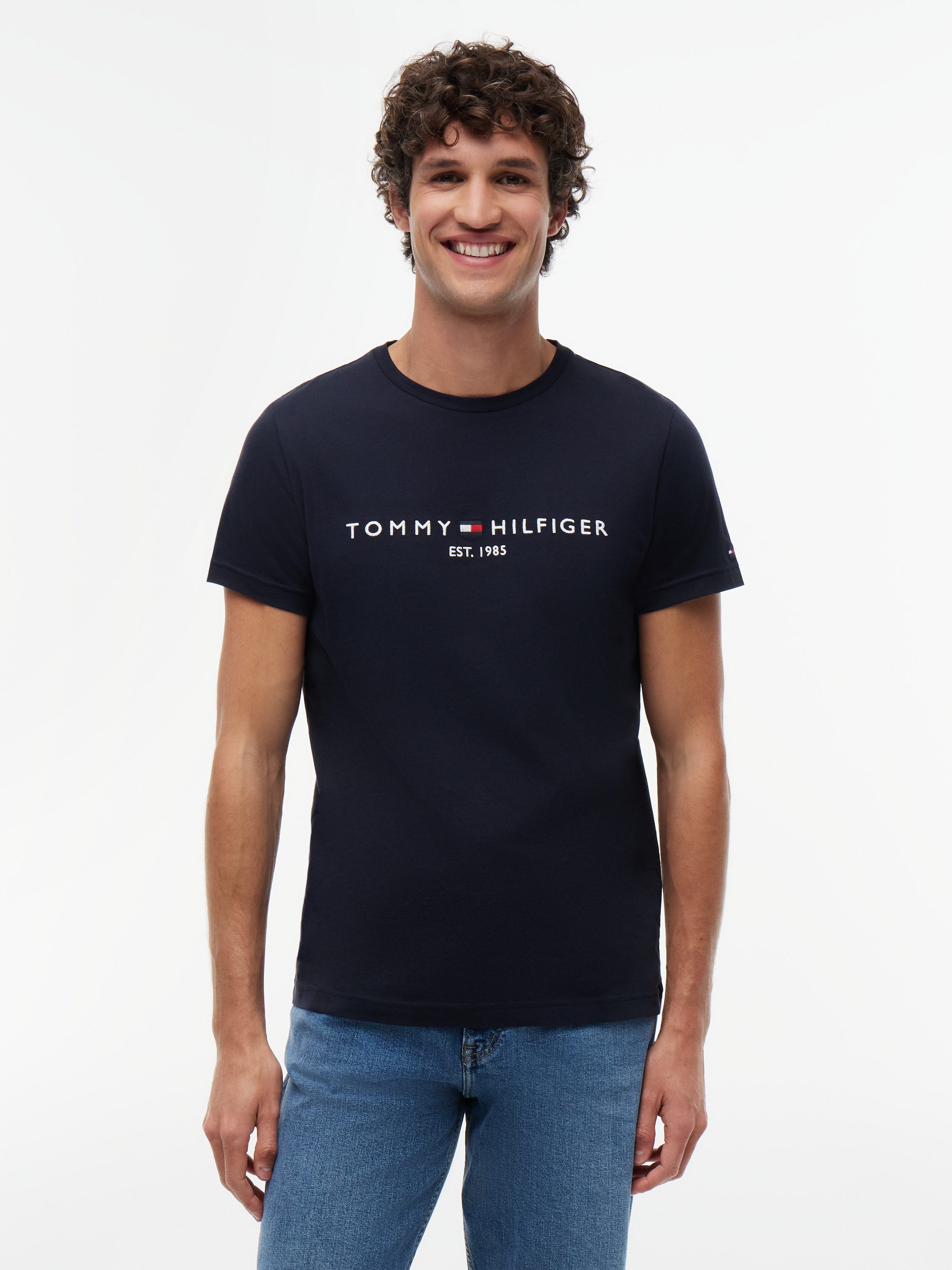 Tommy Hilfiger T-Shirt TOMMY FLAG HILFIGER TEE aus Bio-Baumwolle, Regular Fit