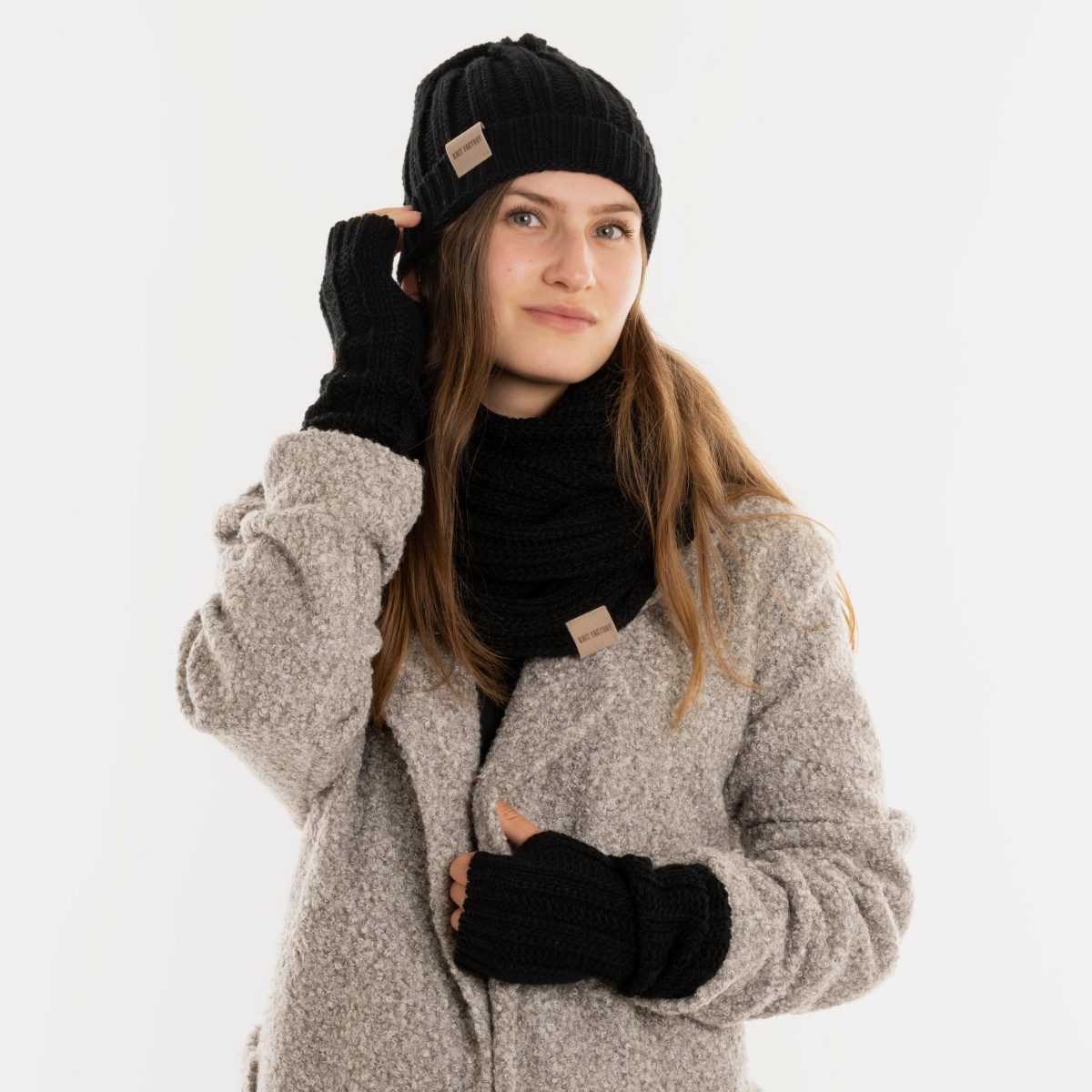 Knit Factory Armstulpen Nica Armstulpen Schwarz One Size Gestreift (Set, 1-St., Spar-Set) Strick accesoires Wohnen sale winter herbst deko mode Damen Herren