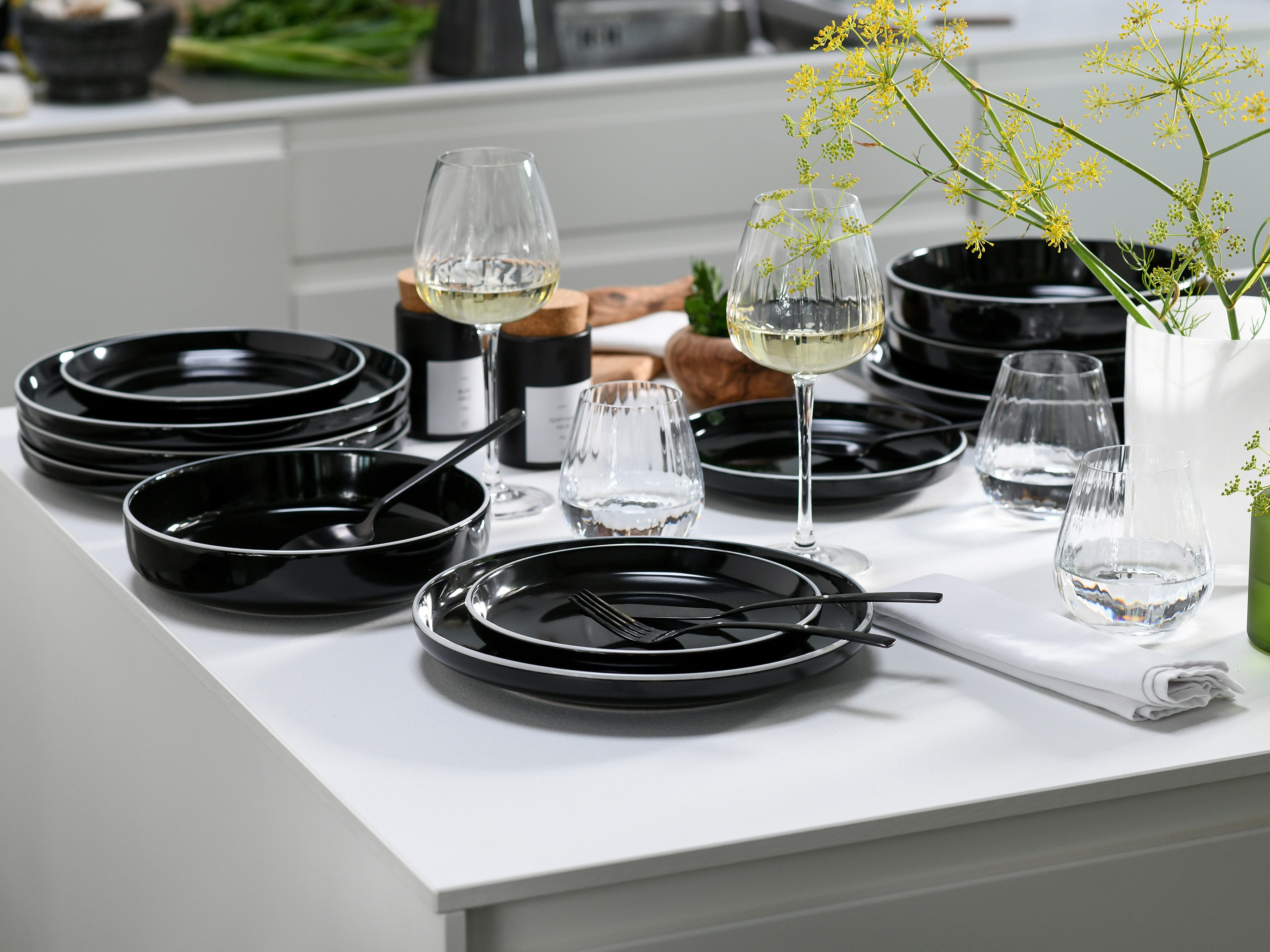 CreaTable Teller-Set Nordic Gourmet, Teller Set 18-tlg. (18-tlg), 6 Personen, Steinzeug, Minimalistisches Design, Glänzende Glasur, Nordische Ästhetik