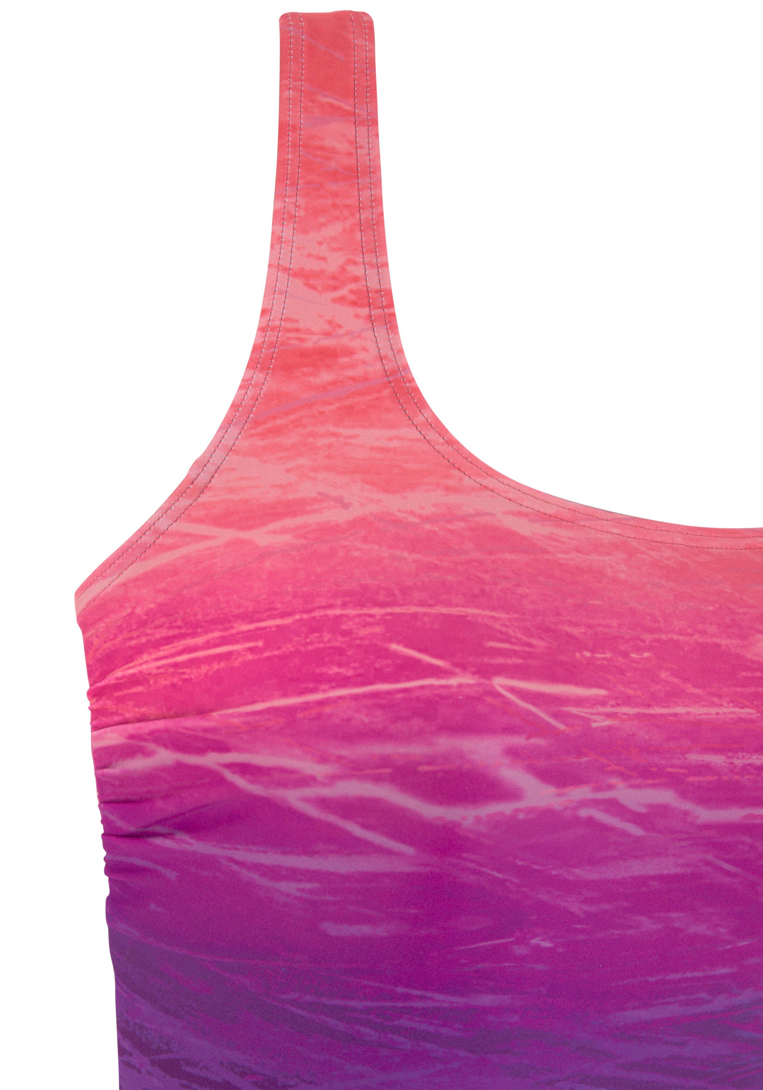 LASCANA Badeanzug mit Batikprint und Shaping-Effekt – Bild 4 von 5