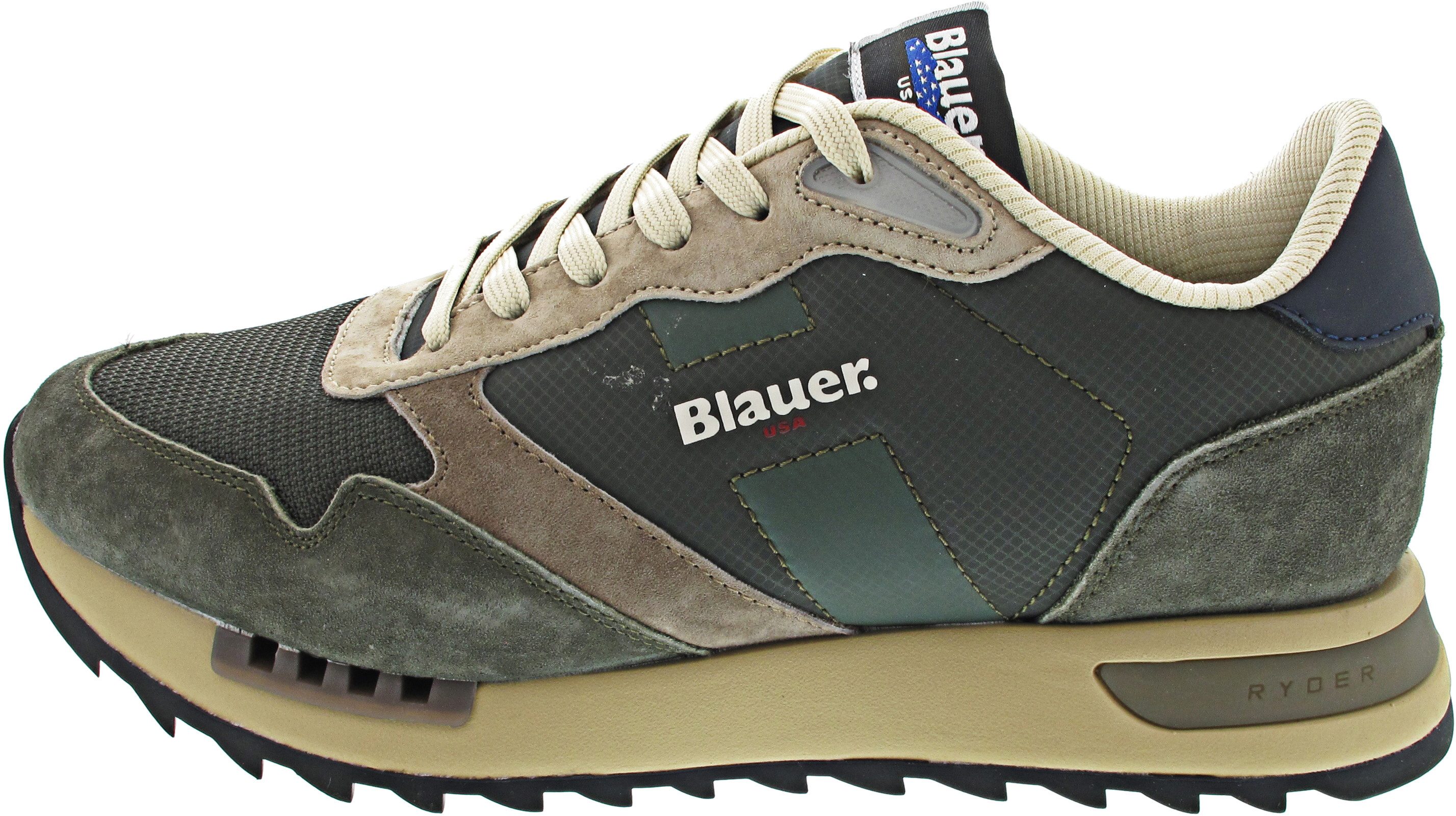 Blauer Sneaker