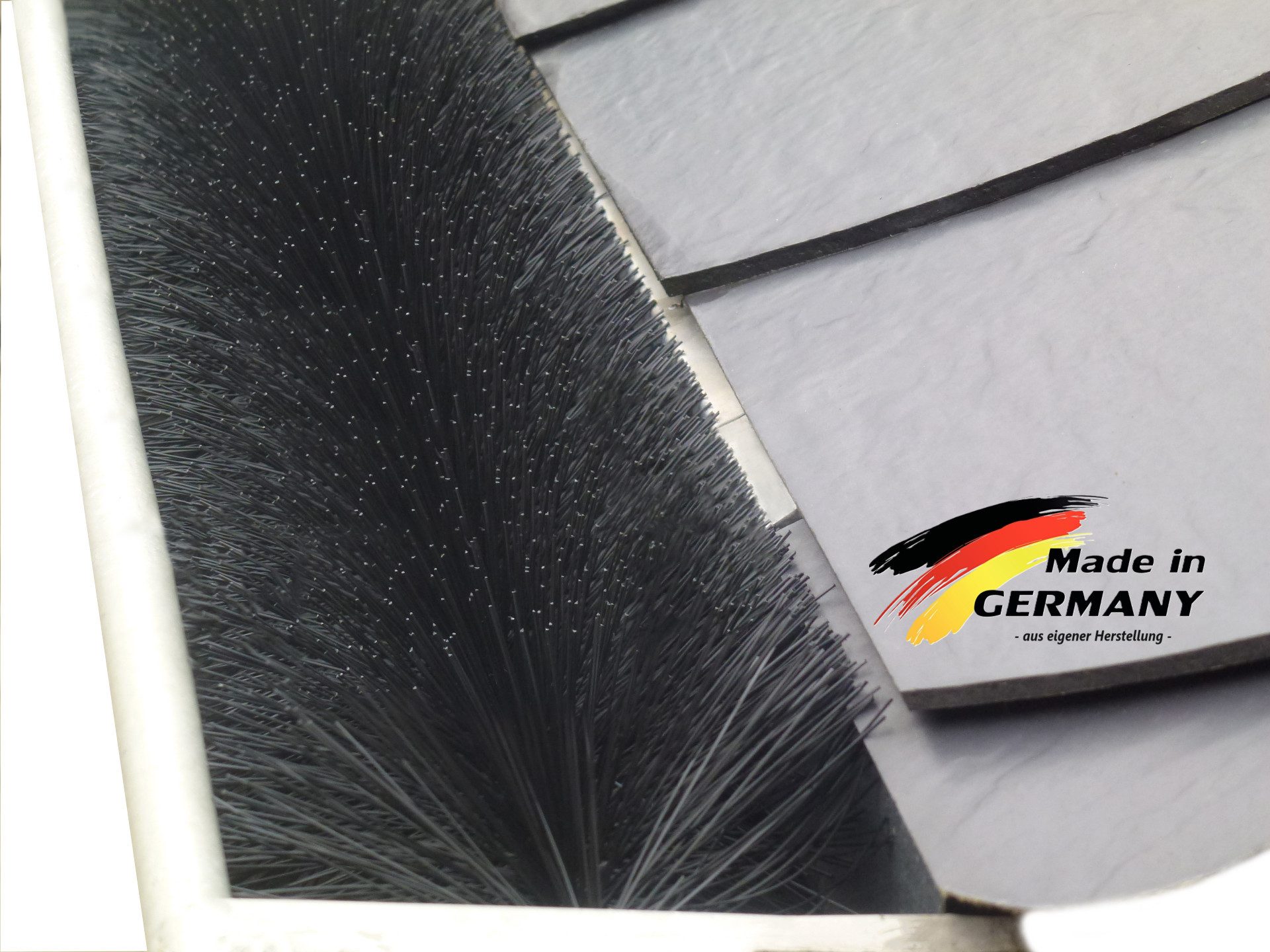 Qualitätsbürsten Dachrinne Dachrinnenbürste Ø 12 cm-besonders dicht, direkt vom Hersteller,UV-Stabil, 1-St., verzinkter Draht