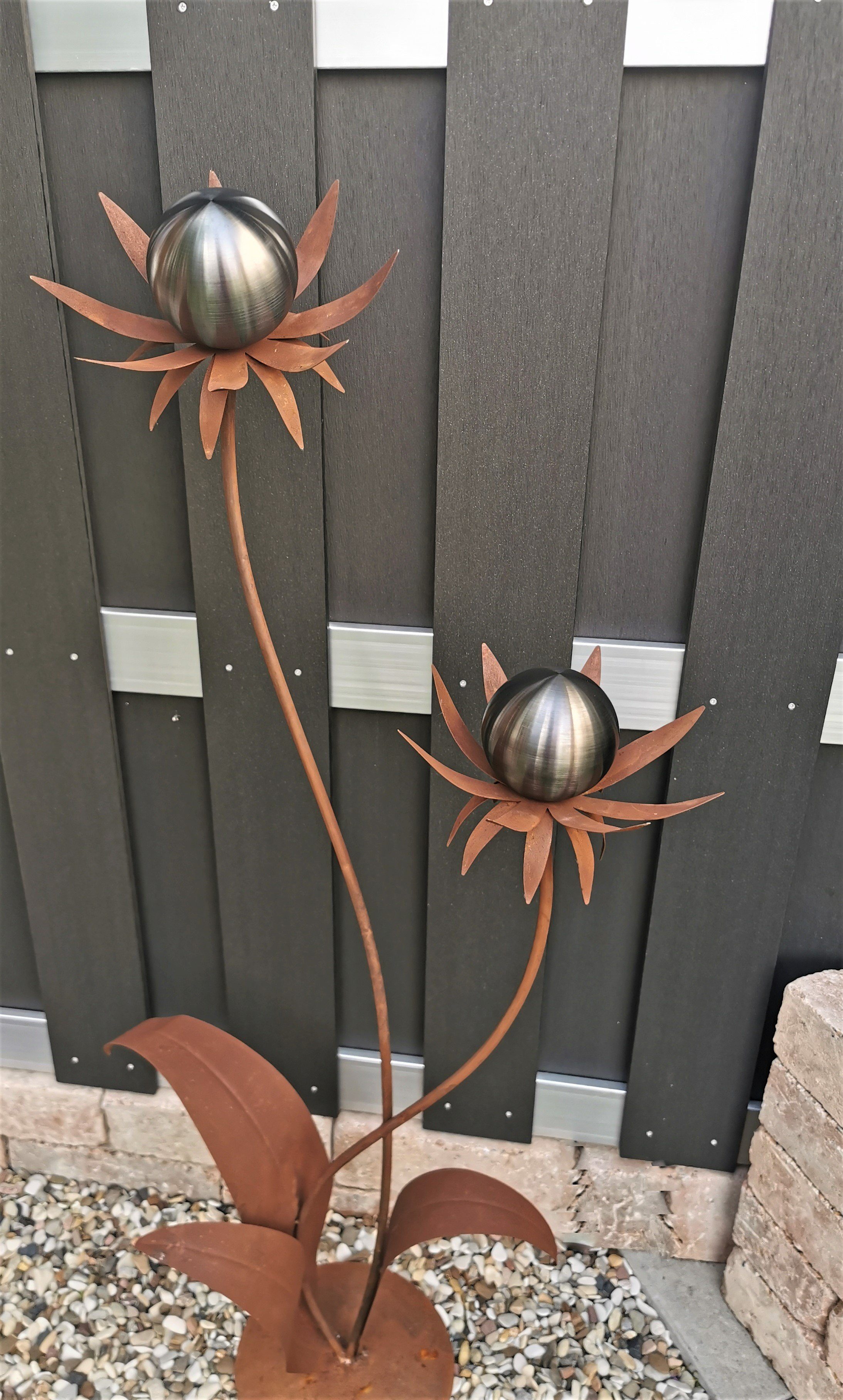 Jürgen Bocker Garten-Ambiente Gartenstecker Skulptur Blume Milano Corten 120 cm Kugel schwarz matt gebürstet Cortenstahl Garten