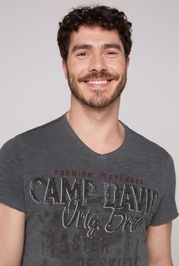 CAMP DAVID V-Shirt mit offenen Kanten