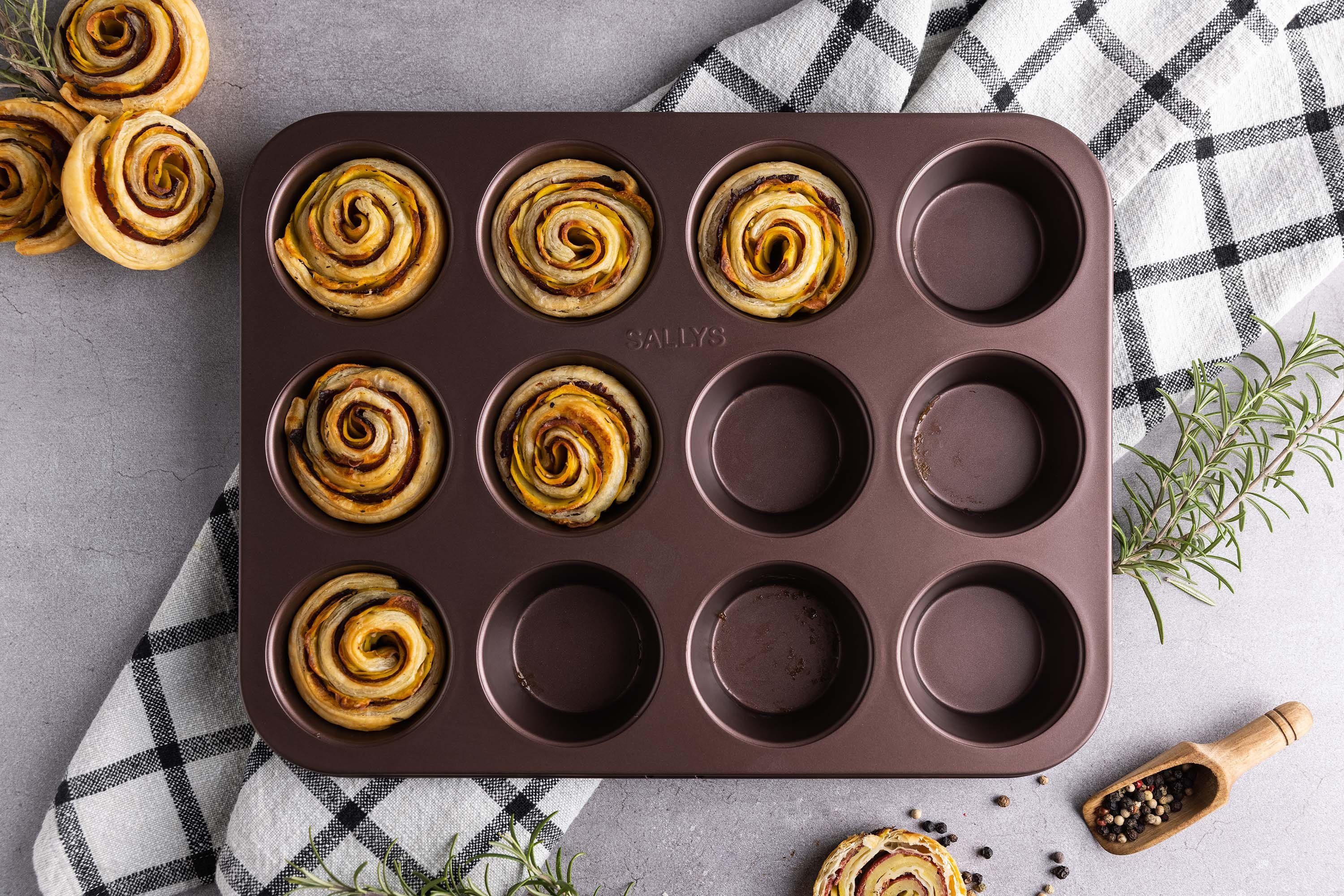 Sallys Muffinform für bis zu 12 Muffins, (12-tlg), hitzebeständig bis 240 °C